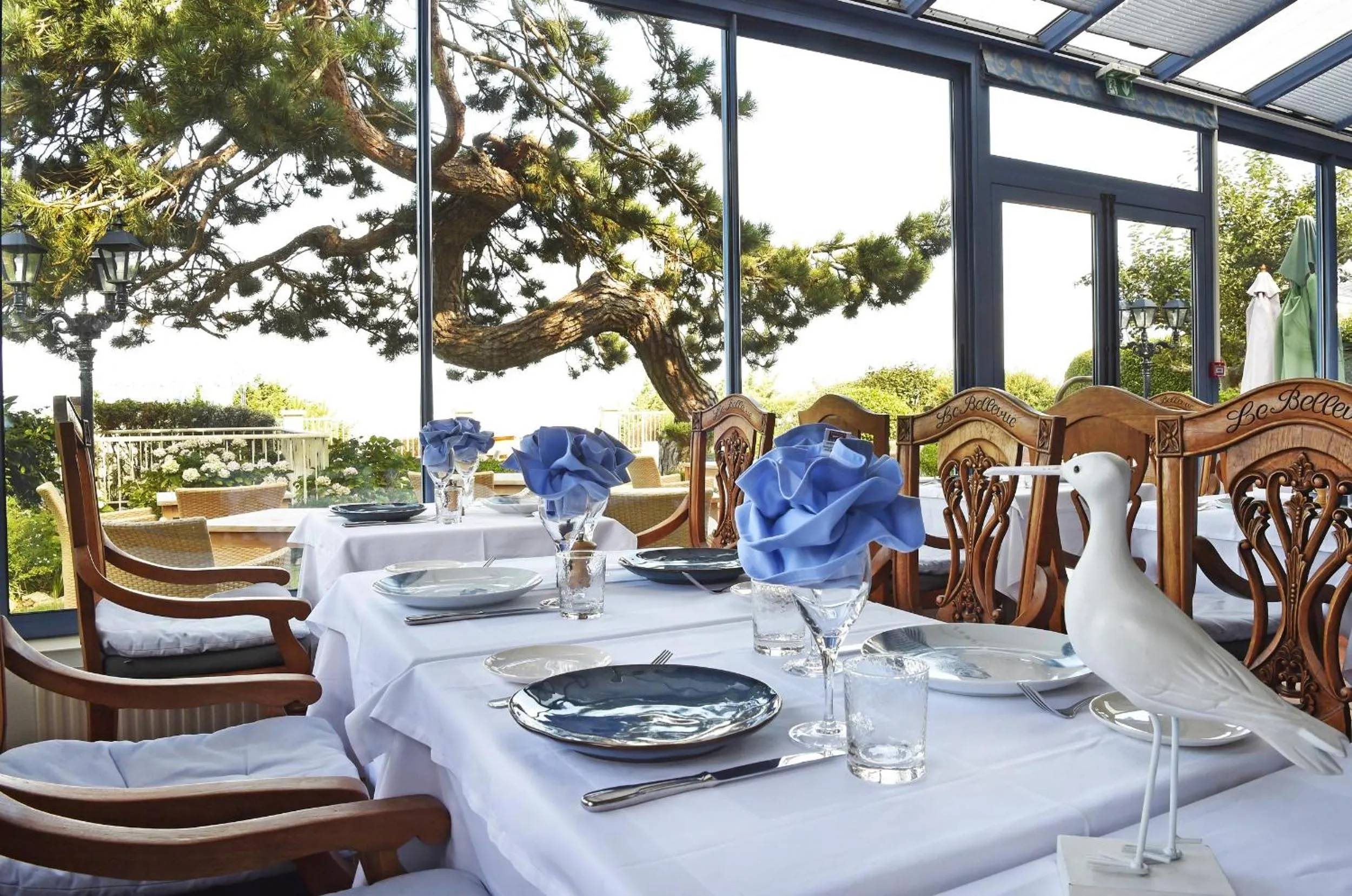 Patio in Hotel Le Bellevue, Demeures & Chateaux