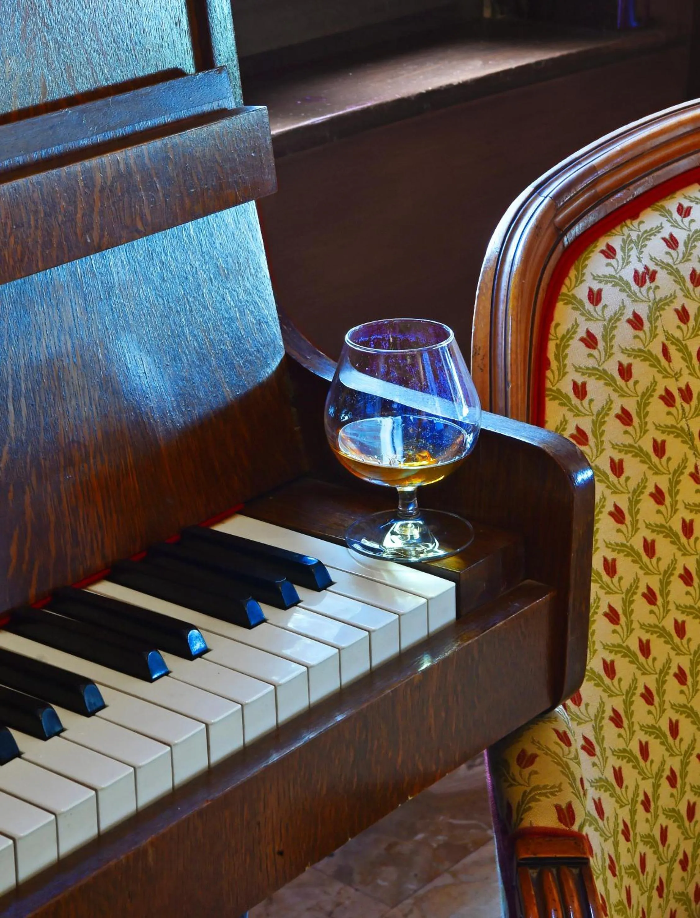 Lounge or bar in Hotel Le Bellevue, Demeures & Chateaux