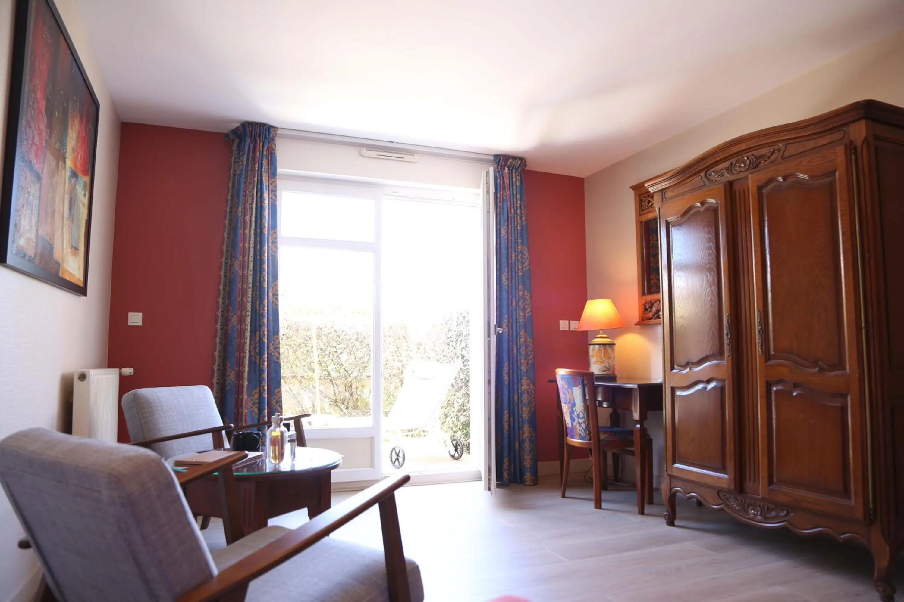 Photo of the whole room in Hotel Le Bellevue, Demeures & Chateaux