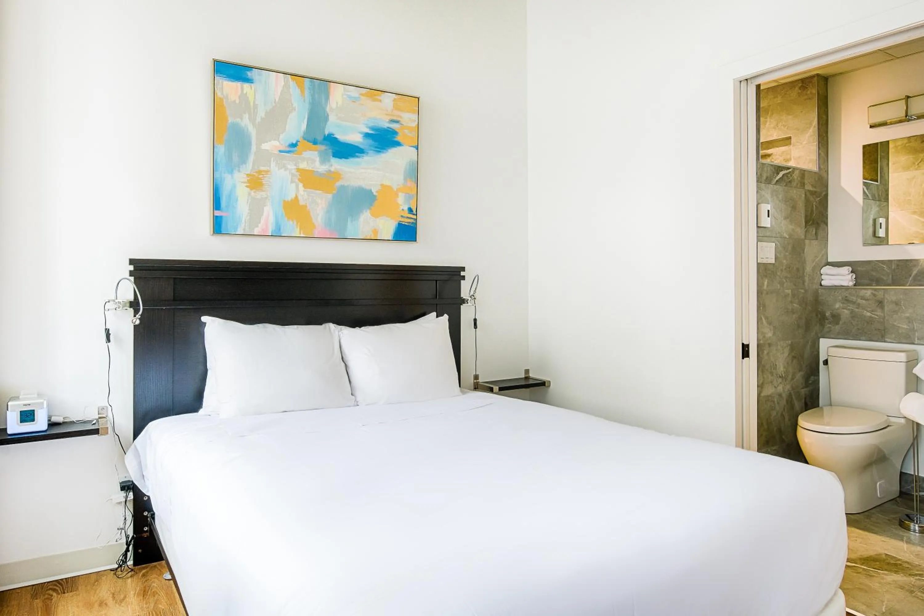 Bed in Les Lofts de Buade - Par Les Lofts Vieux-Québec