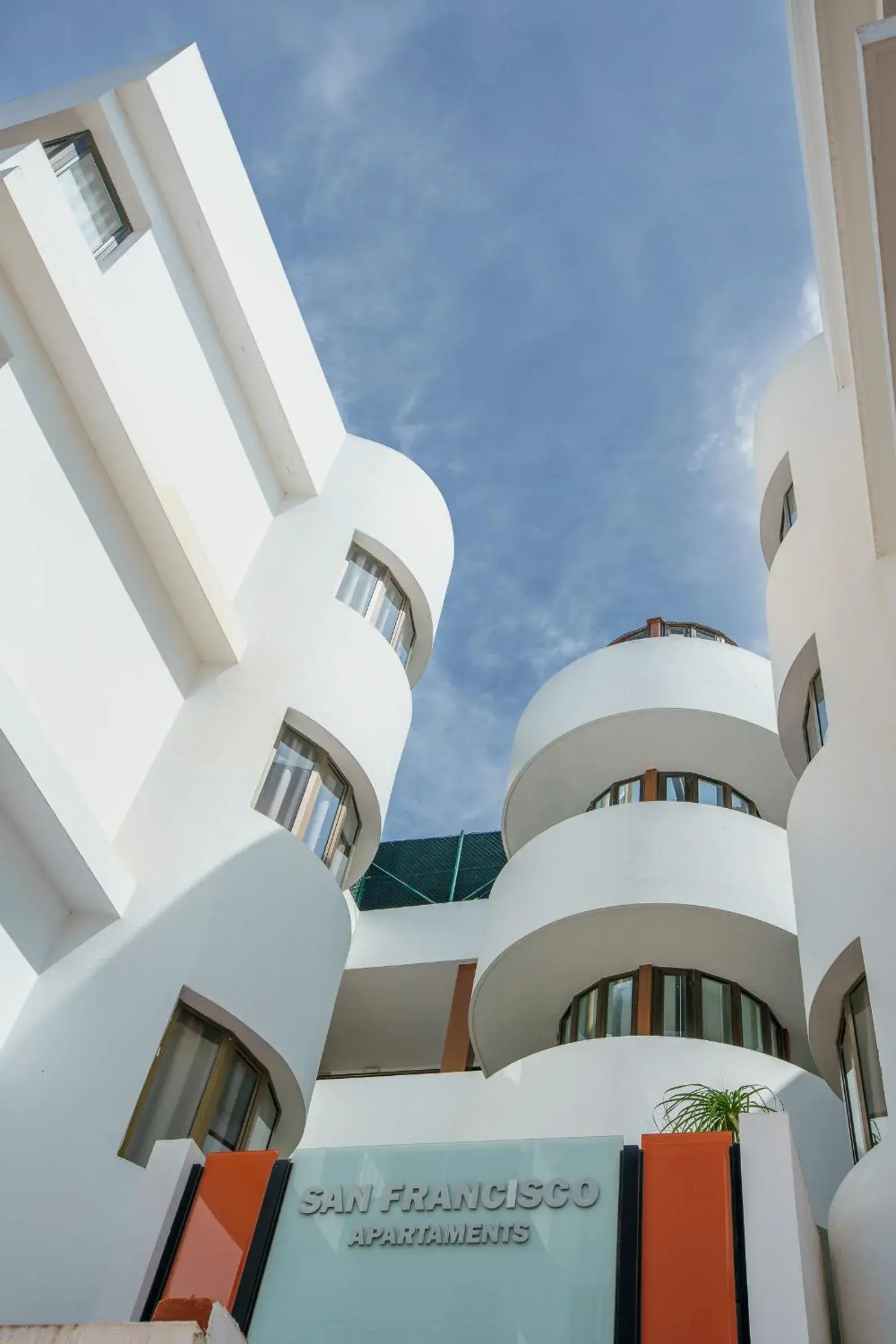 Property building in Apartamentos San Francisco Property building in Apartamentos San Francisco