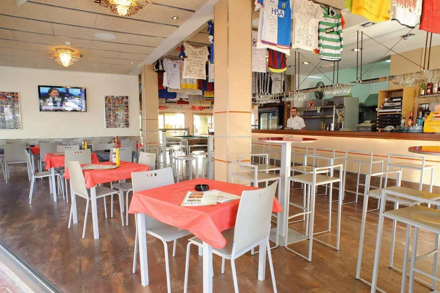 Restaurant/places to eat in Apartamentos San Francisco Restaurant/places to eat in Apartamentos San Francisco