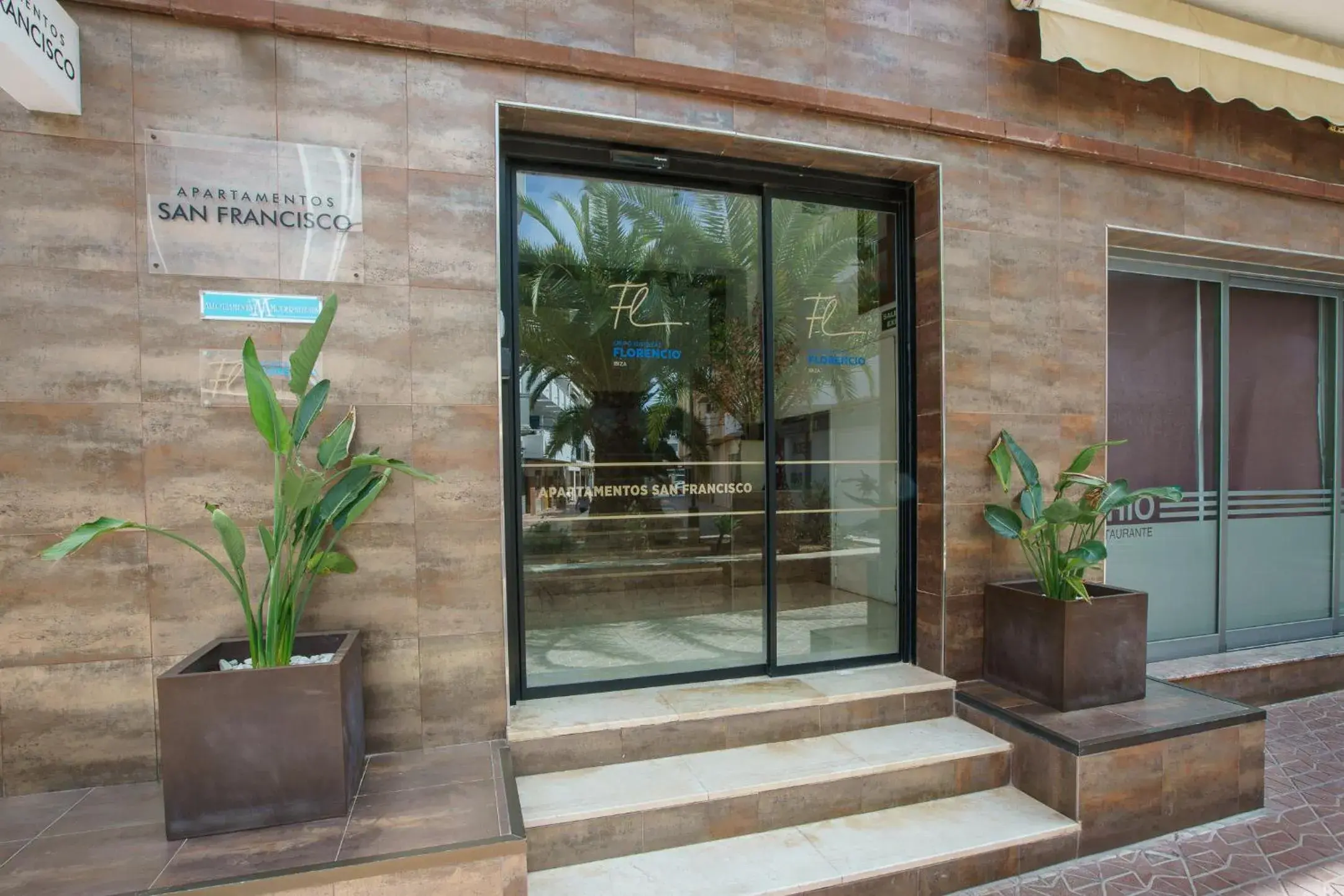 Property building in Apartamentos San Francisco Property building in Apartamentos San Francisco