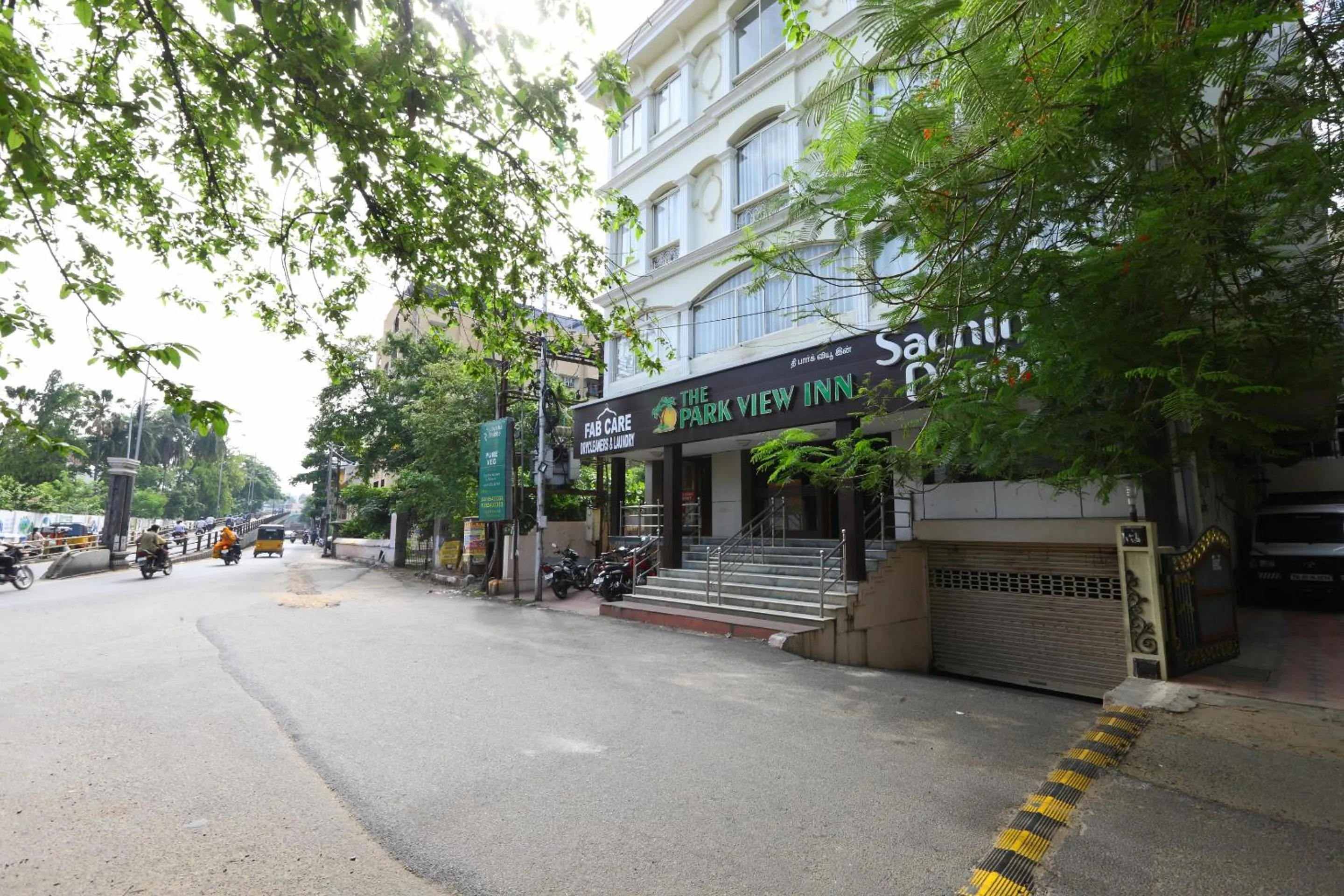 Facade/entrance in The Park View Inn