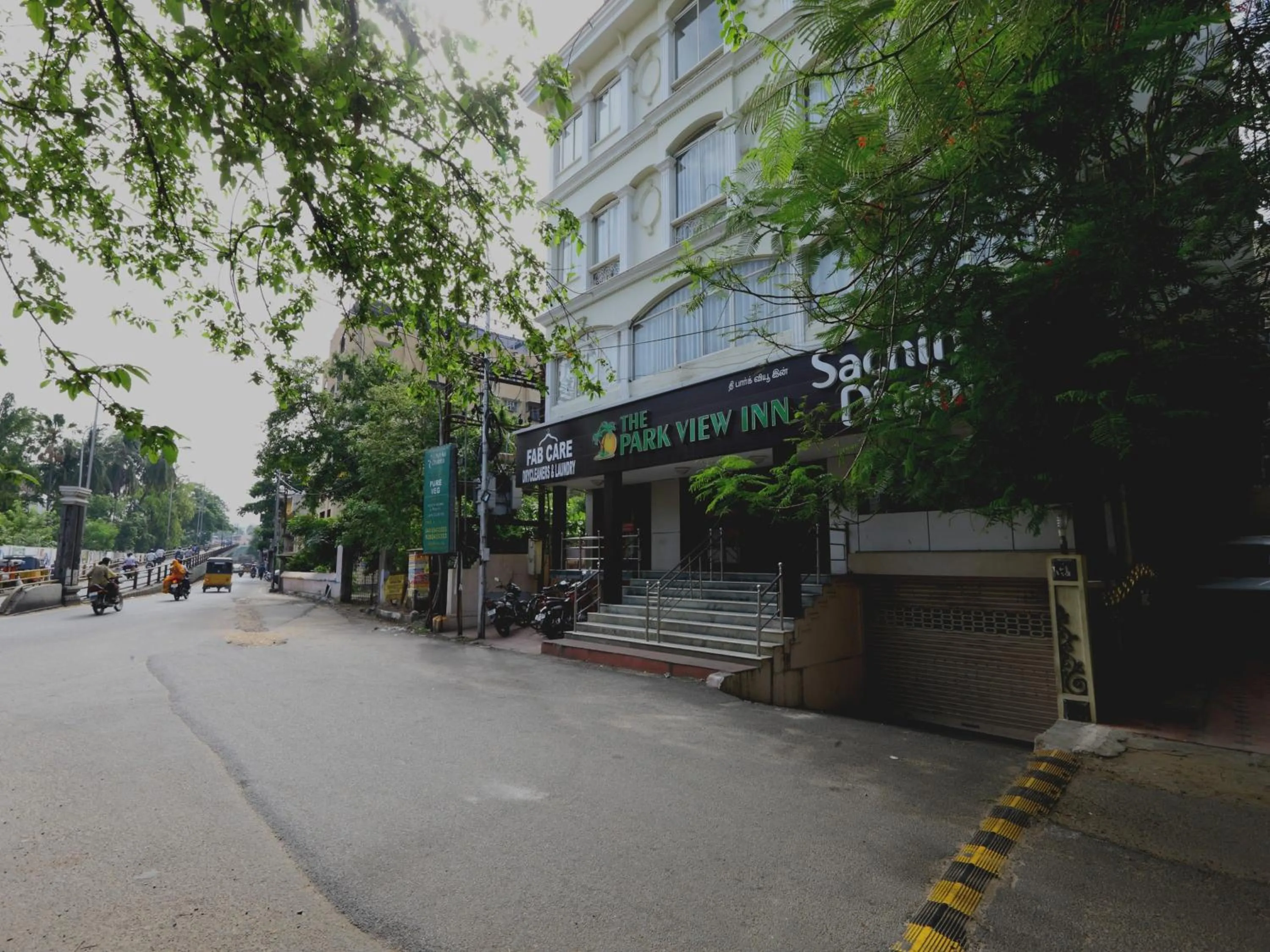 Facade/entrance in The Park View Inn