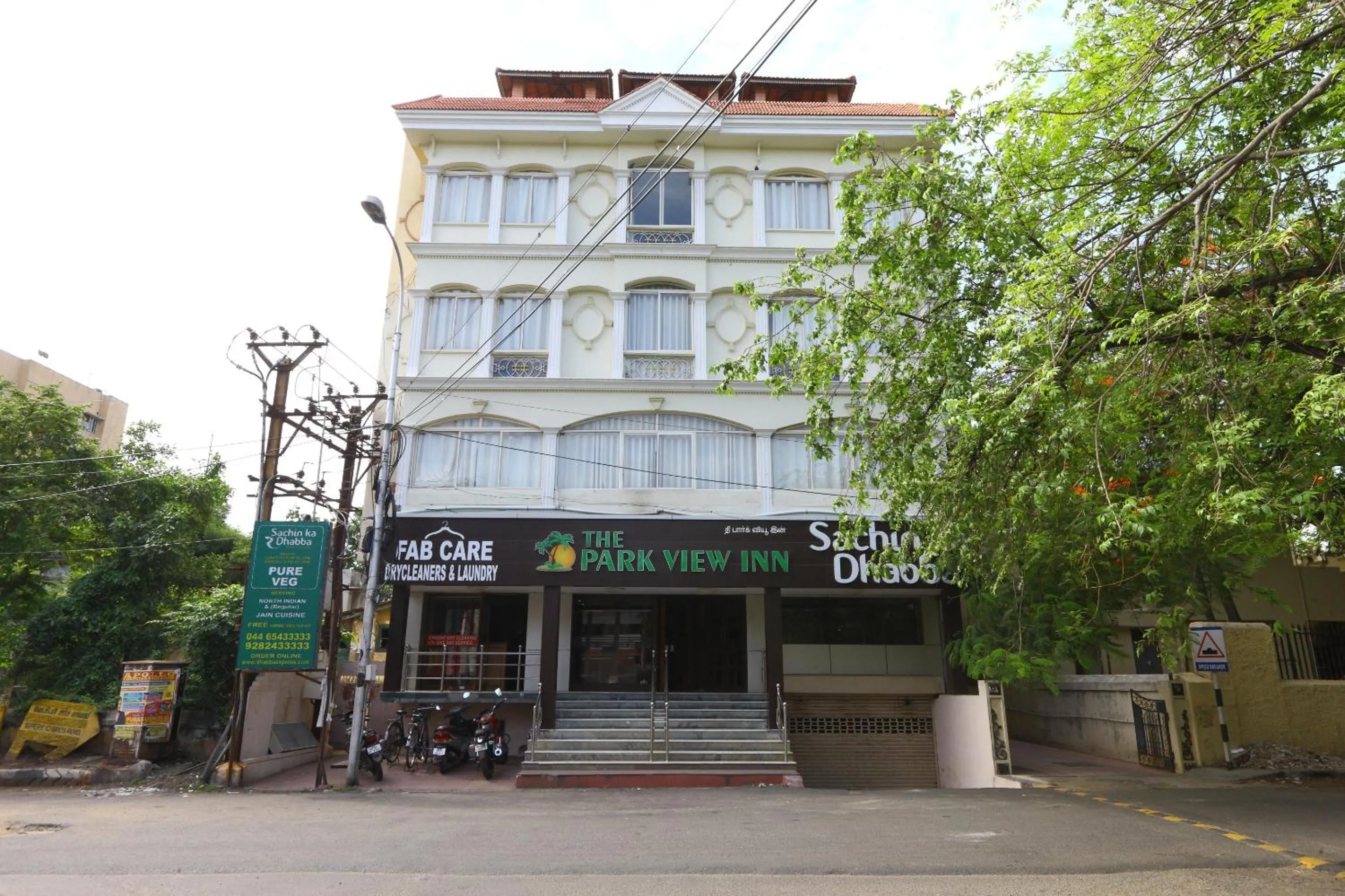 Facade/entrance in The Park View Inn