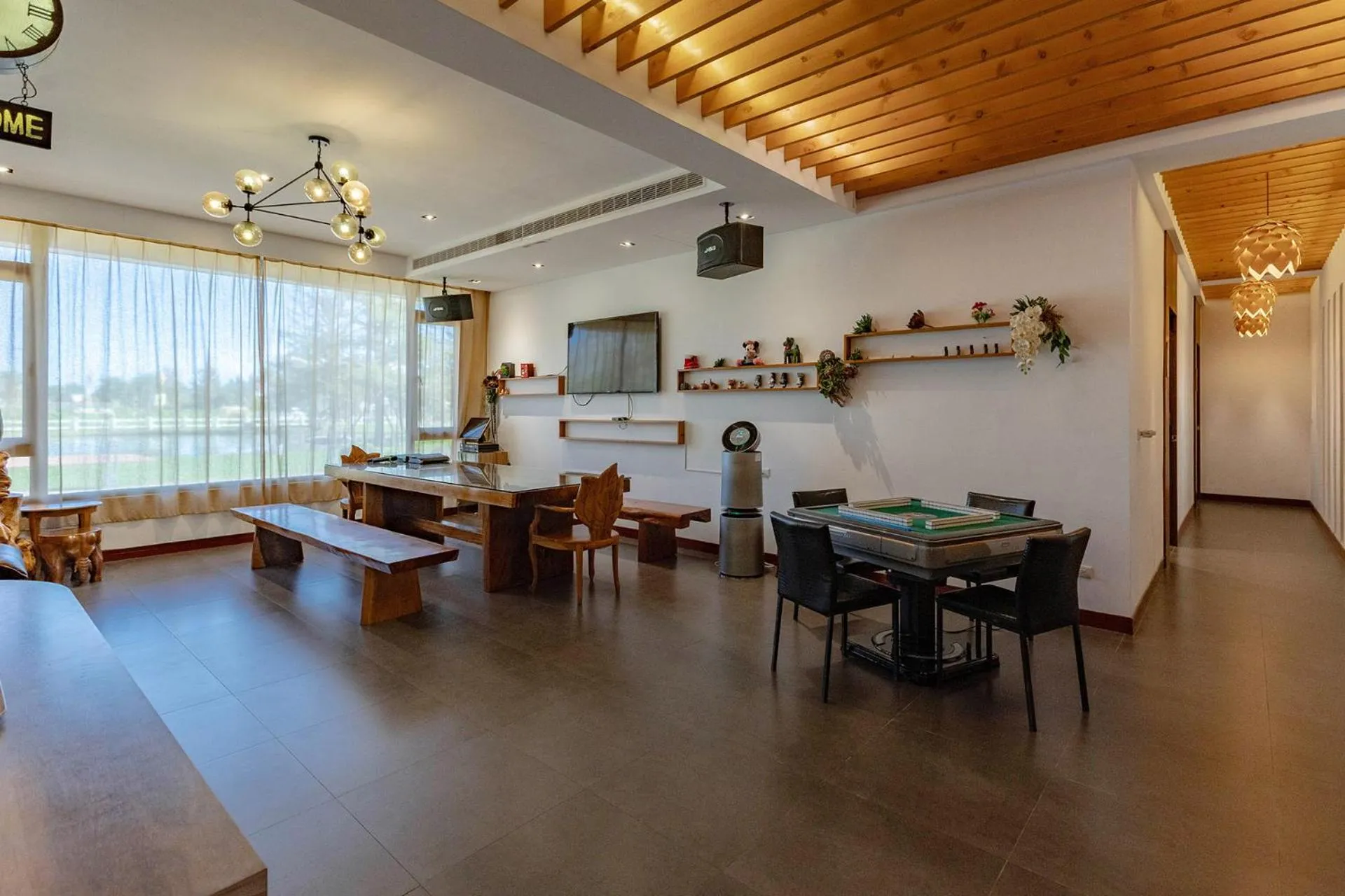 Communal lounge/ TV room in 193 County Garden BnB