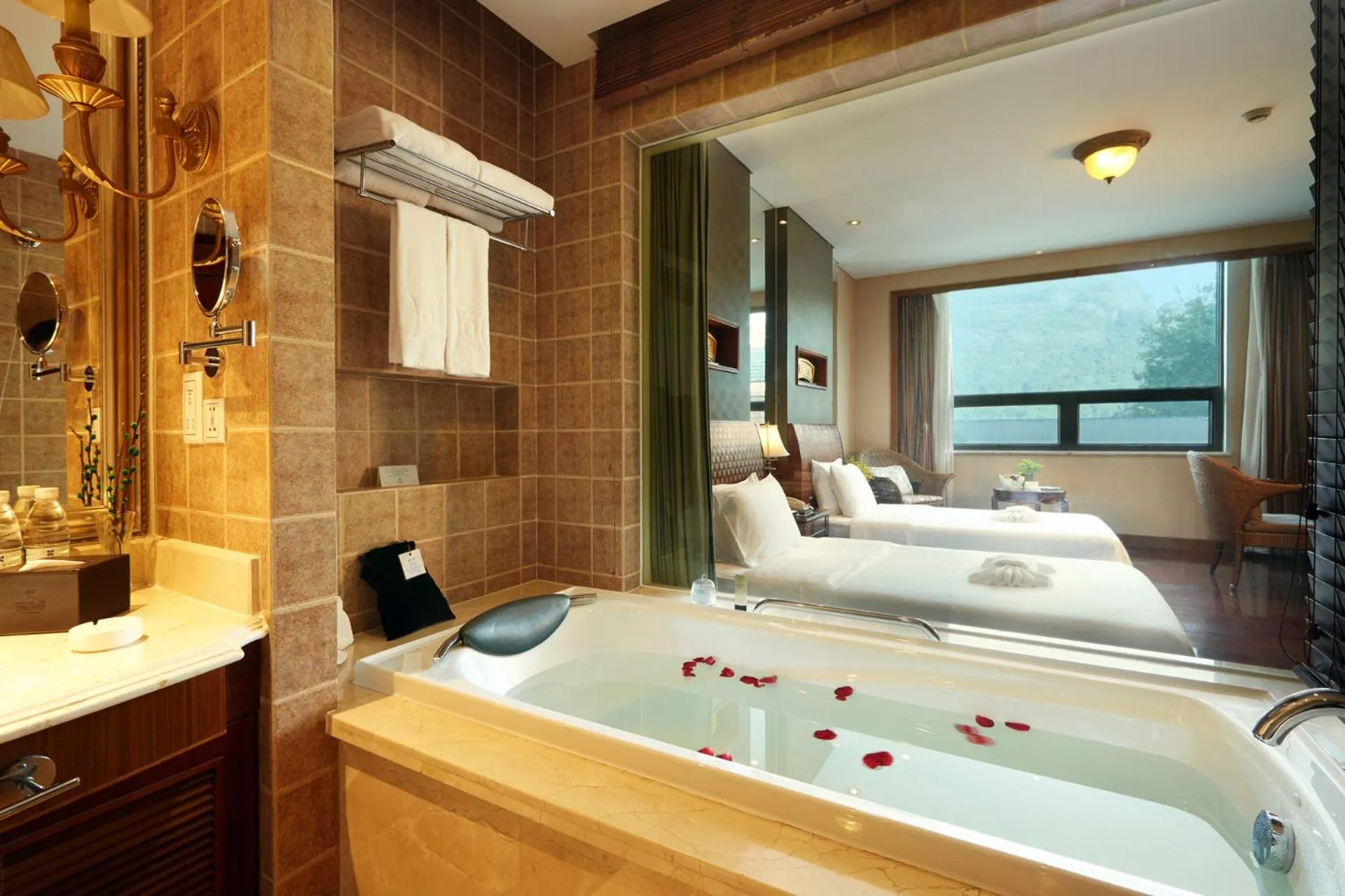 Bathroom, Bed in C&D Resort,Wuyi Mountain
