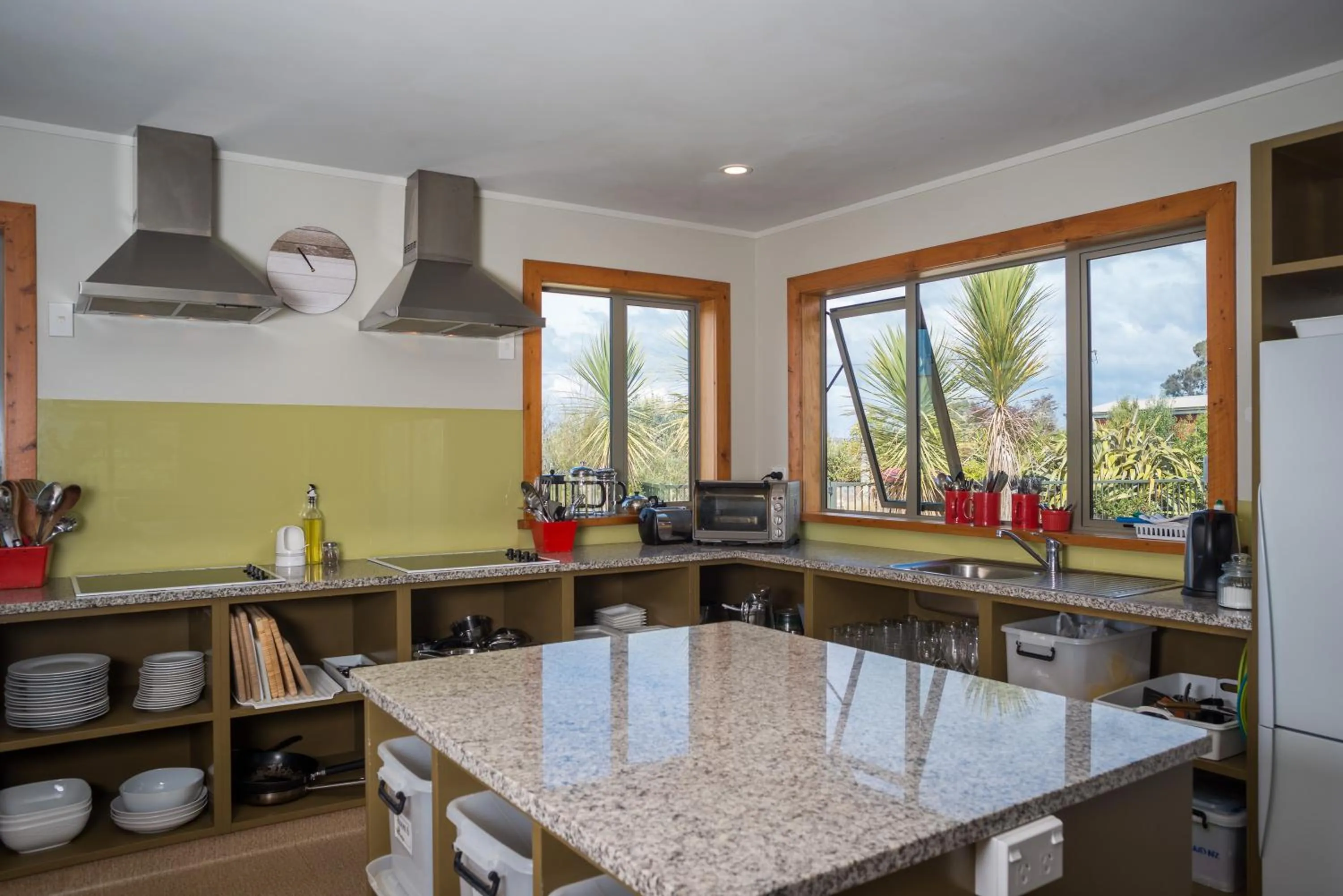 Communal kitchen in Eden's Edge Lodge