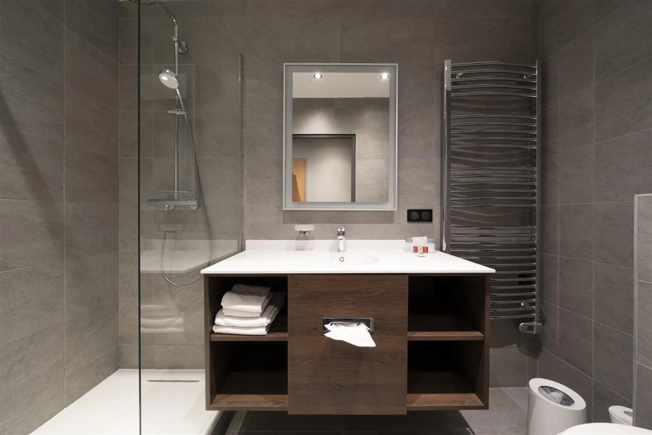 Shower in Hôtel Bristol