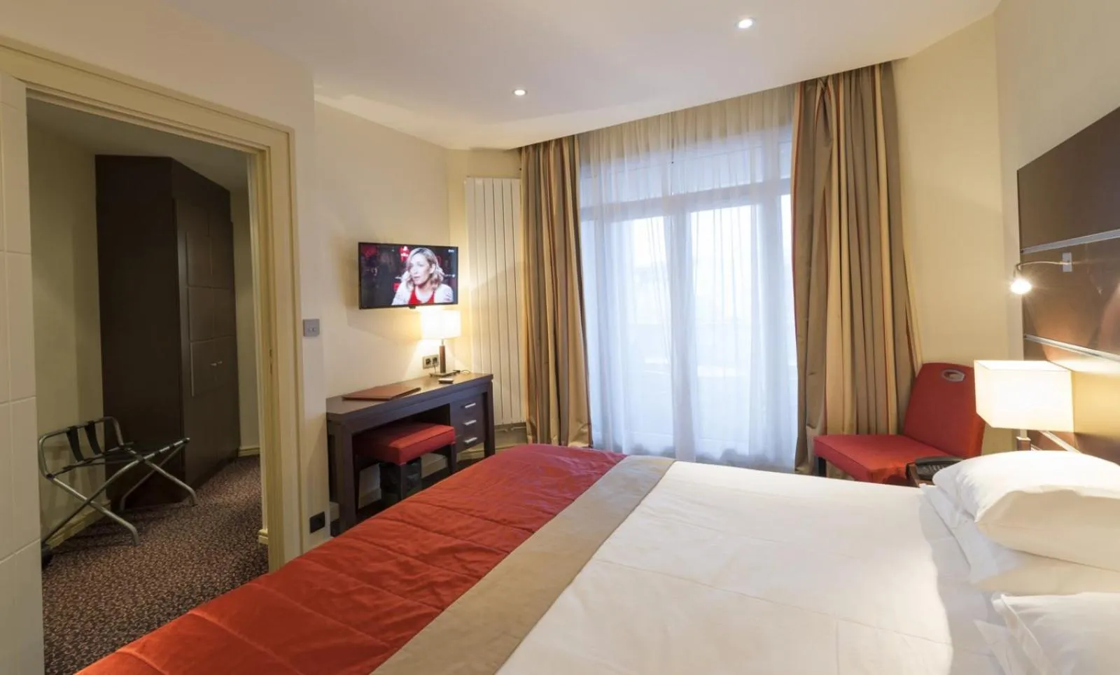 Bed in Hôtel Bristol