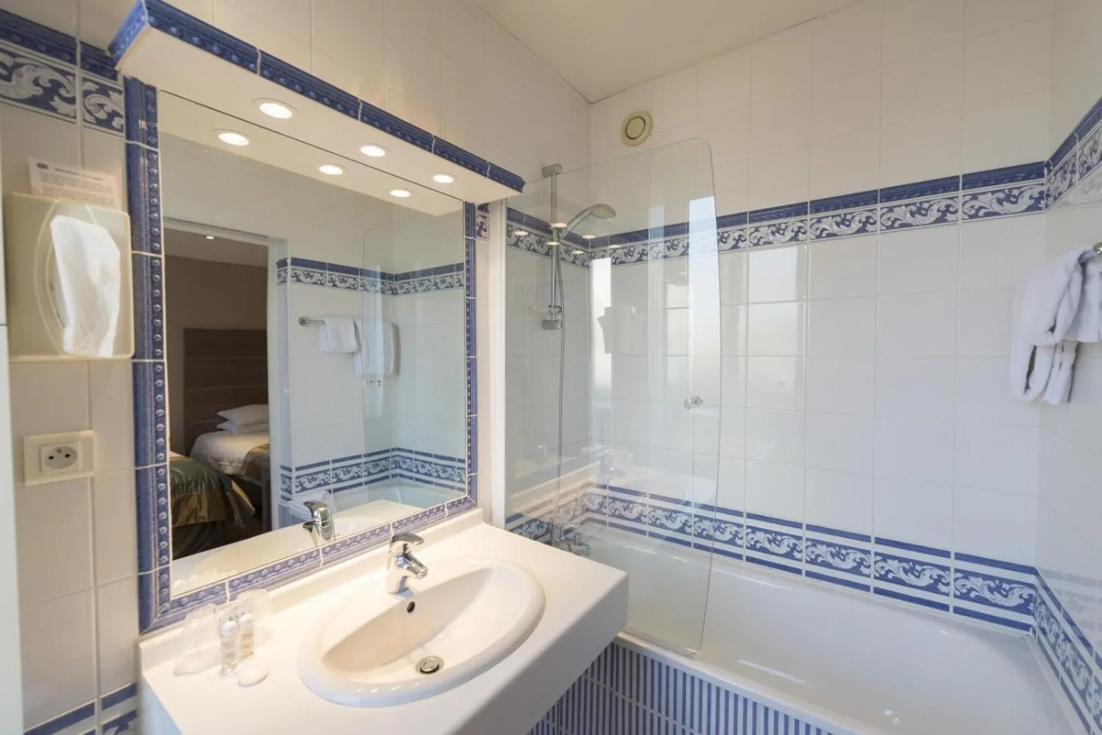 Bathroom in Hôtel Bristol