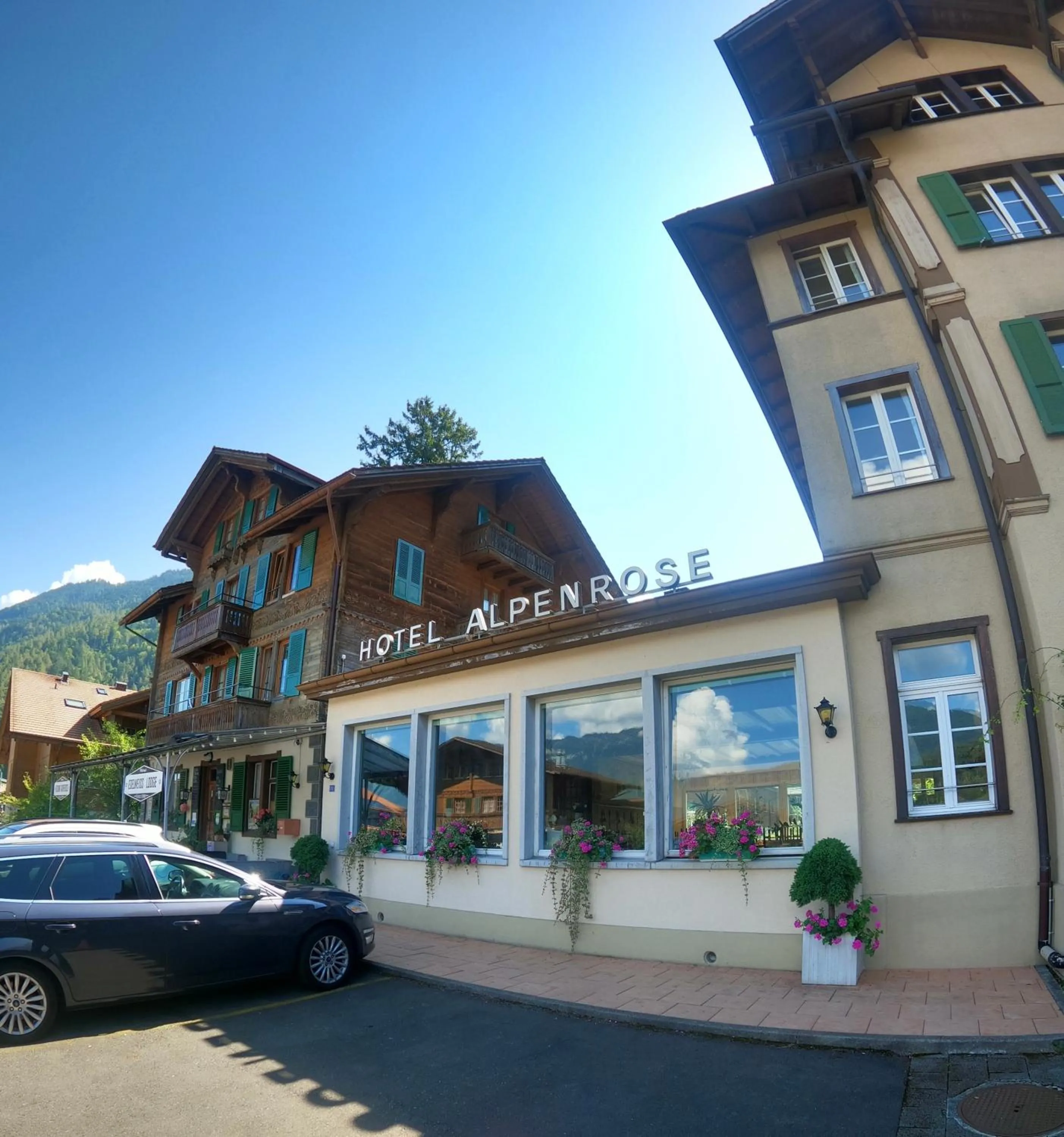 Parking in Alpenrose Hotel and Gardens