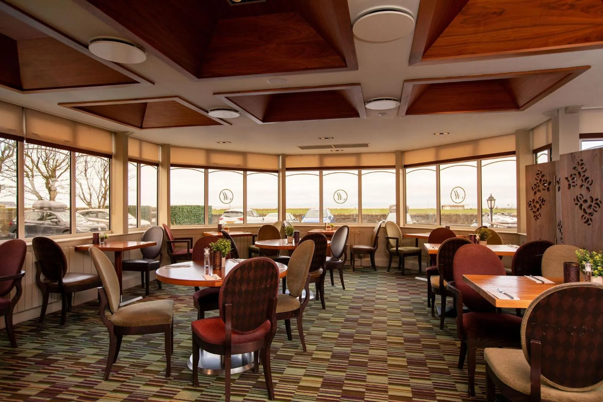 Restaurant/places to eat in Fairfield House Hotel