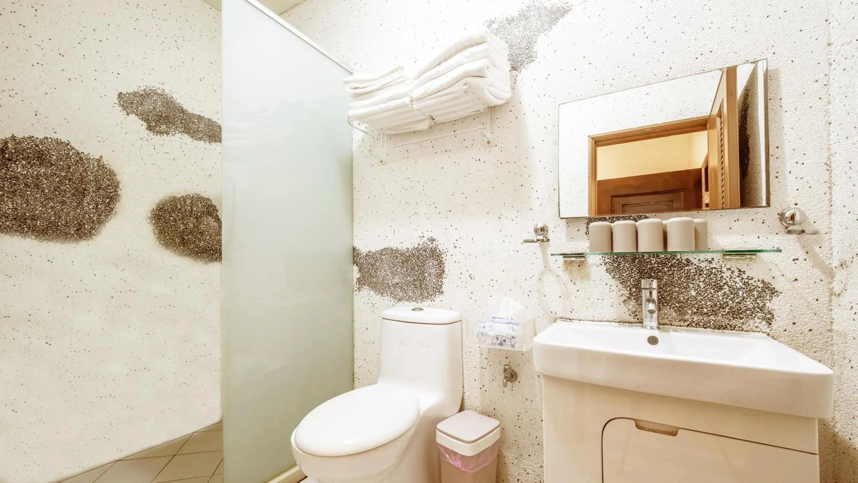 Shower in 台東普悠瑪風格旅店民宿編號2280號 丨娜娜雅筑民宿編號984號