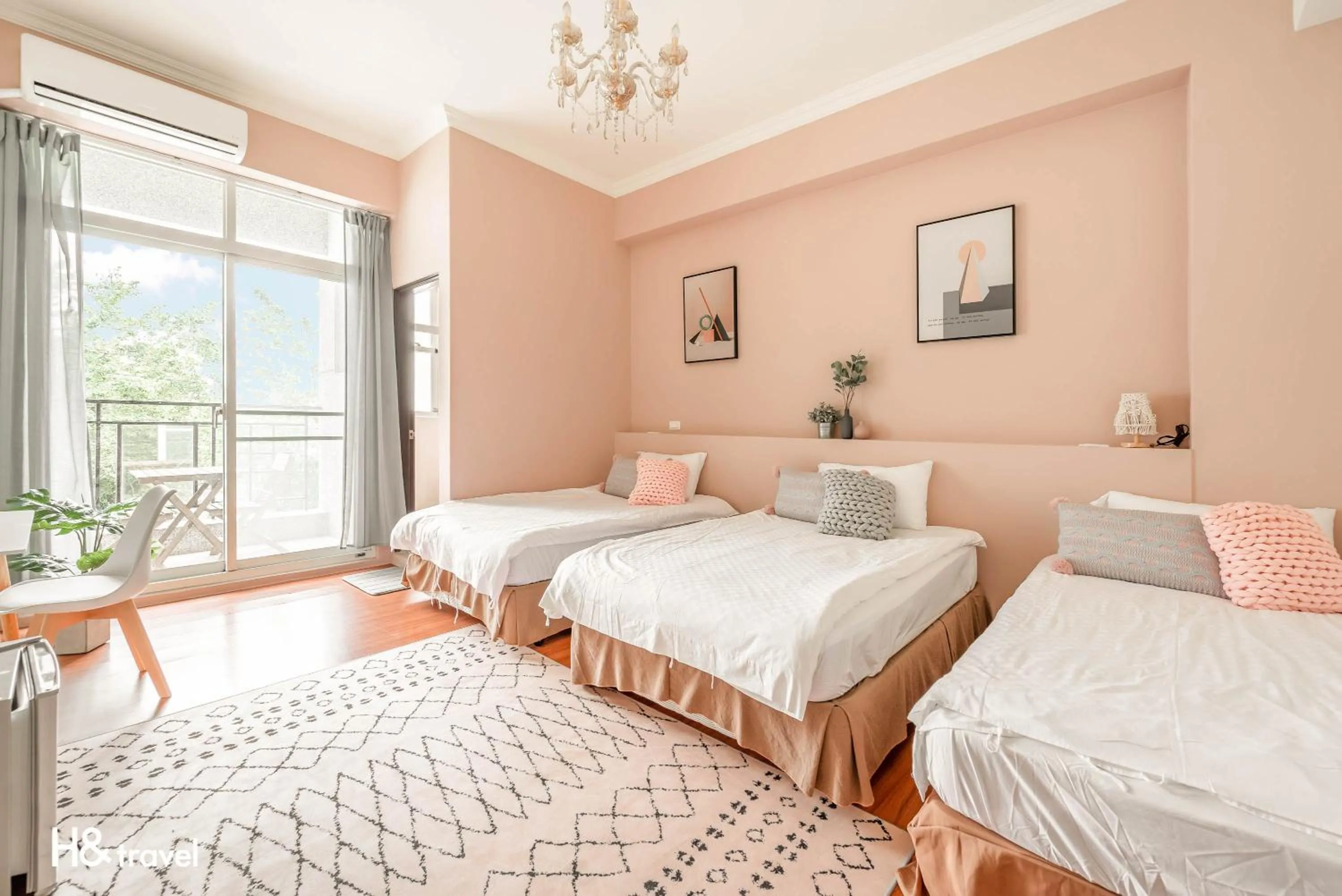 Property building, Bed in Taitung Puyuma Style Inn