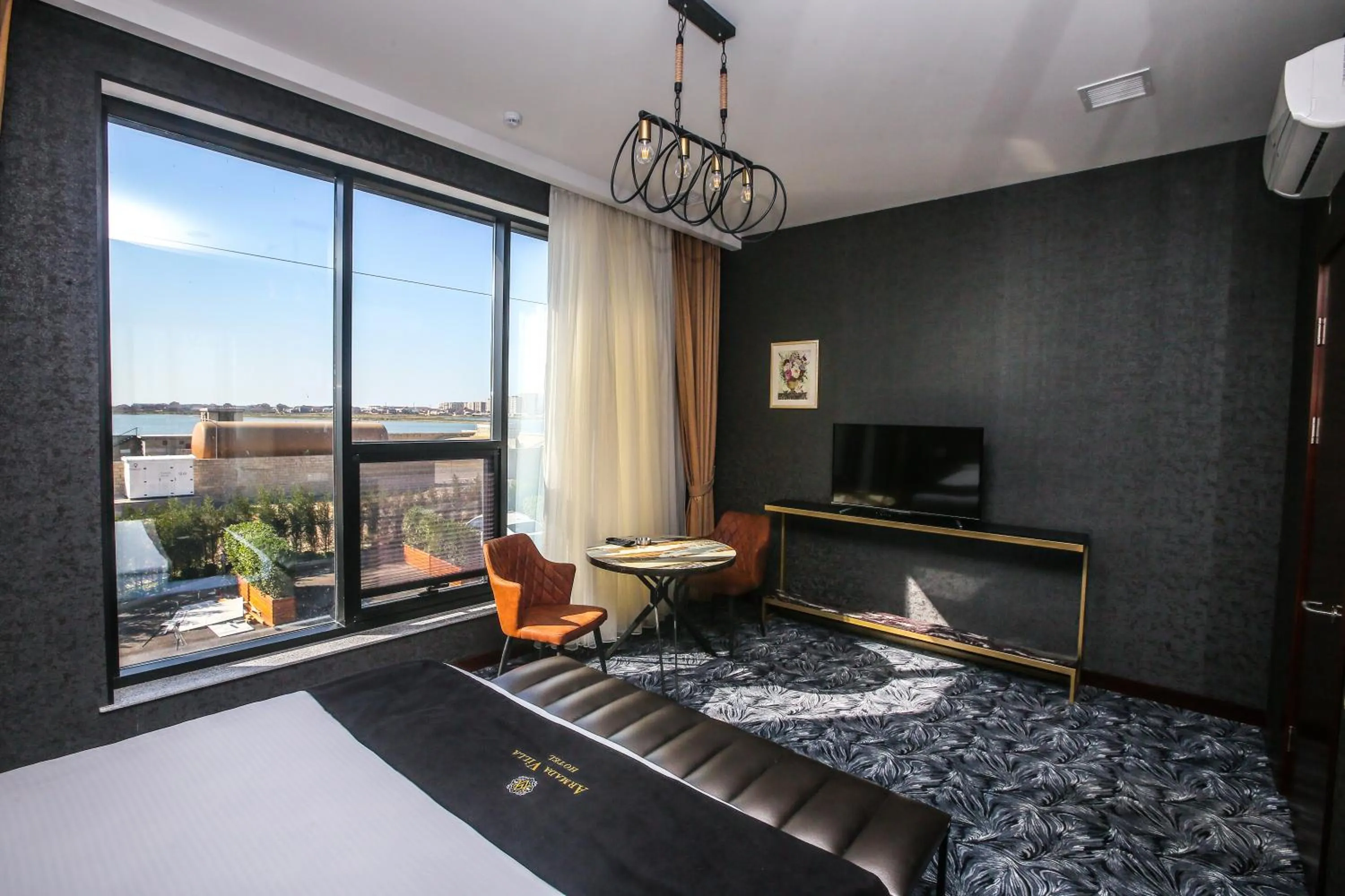 Dining area, Bed in Armada Villa Hotel