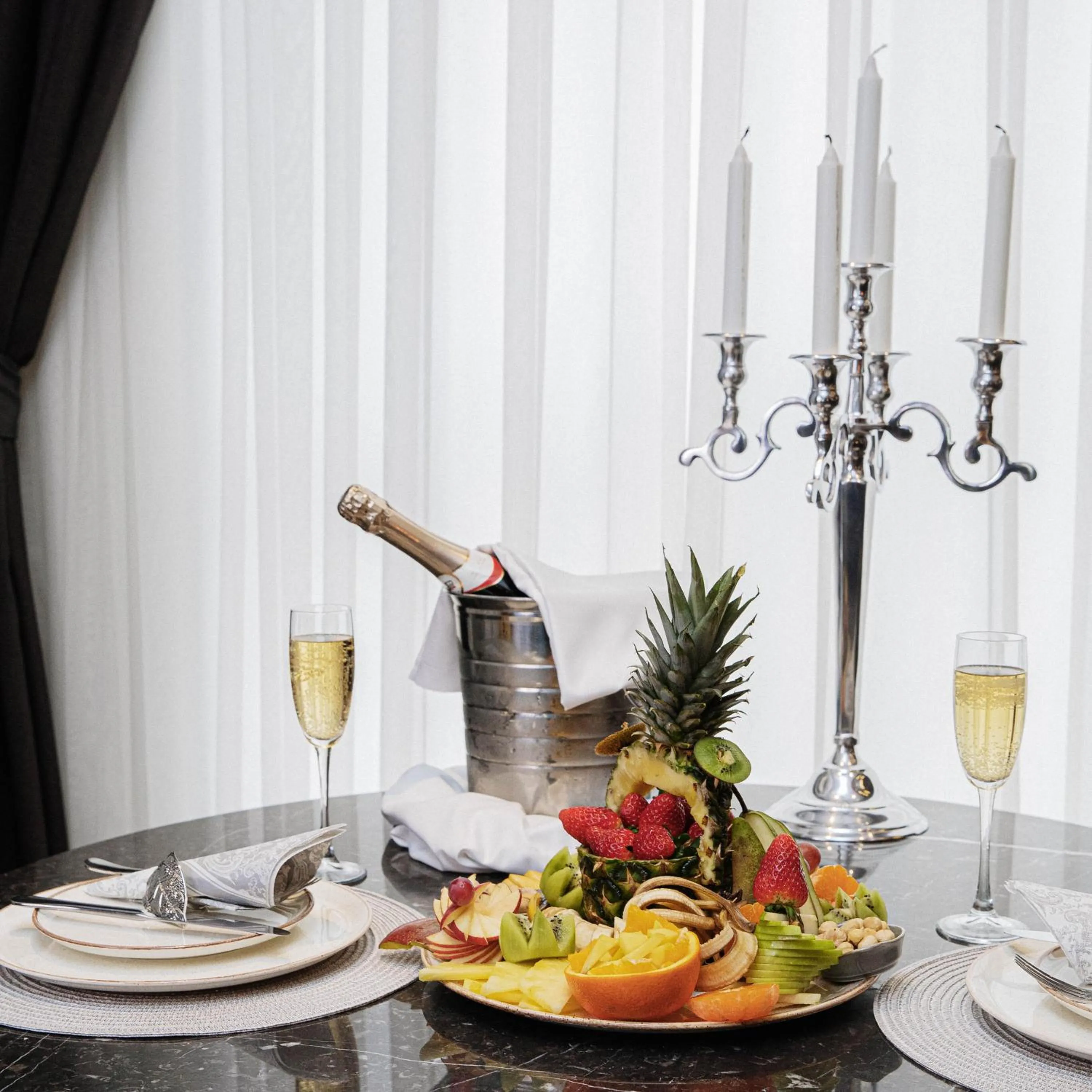 Food and drinks in Armada Villa Hotel