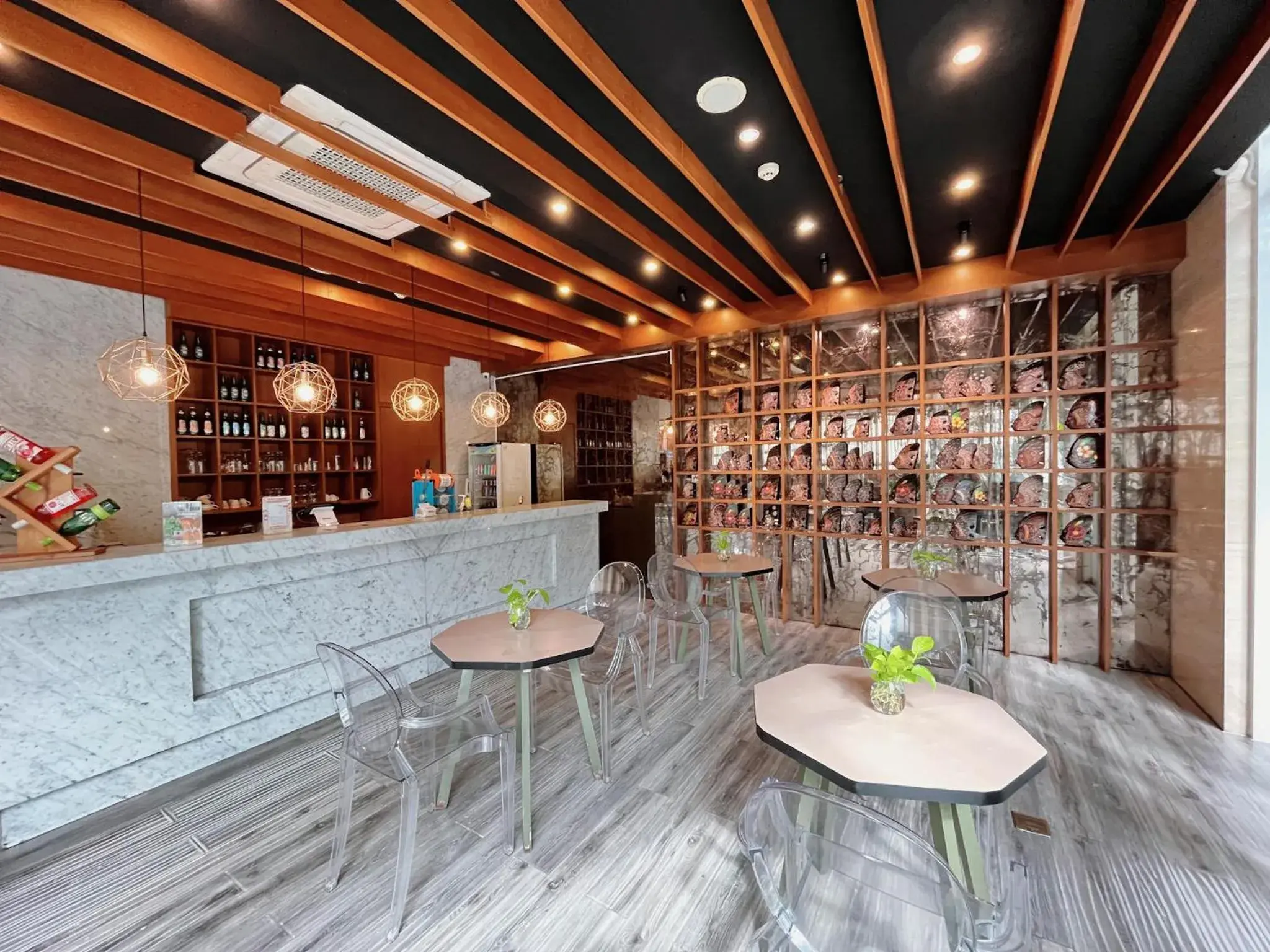 Lounge or bar in Verse Luxe Hotel Wahid Hasyim Lounge or bar in Verse Luxe Hotel Wahid Hasyim