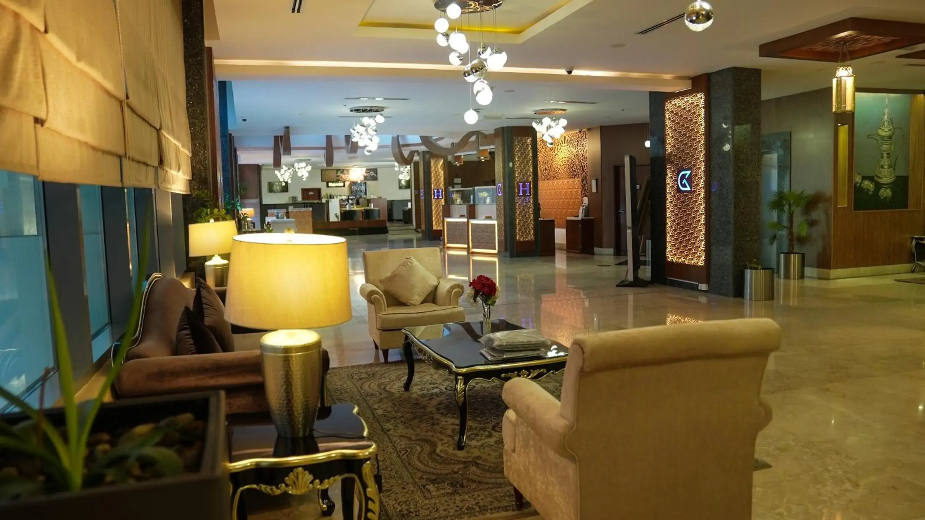 Lobby or reception in Golden Tulip Headington Lobby or reception in Golden Tulip Headington