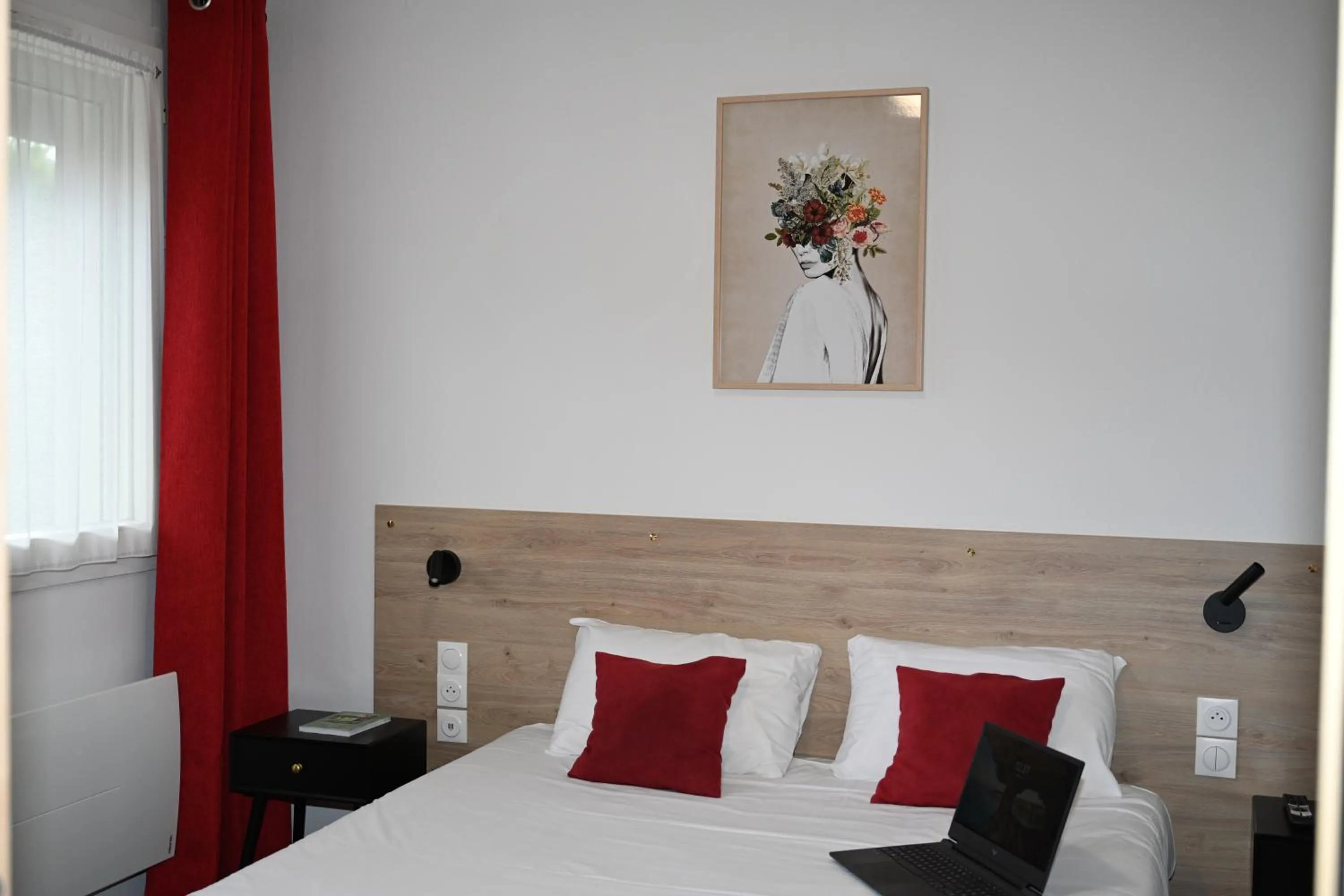 Bedroom, Bed in Cit'Hotel Les Eleis