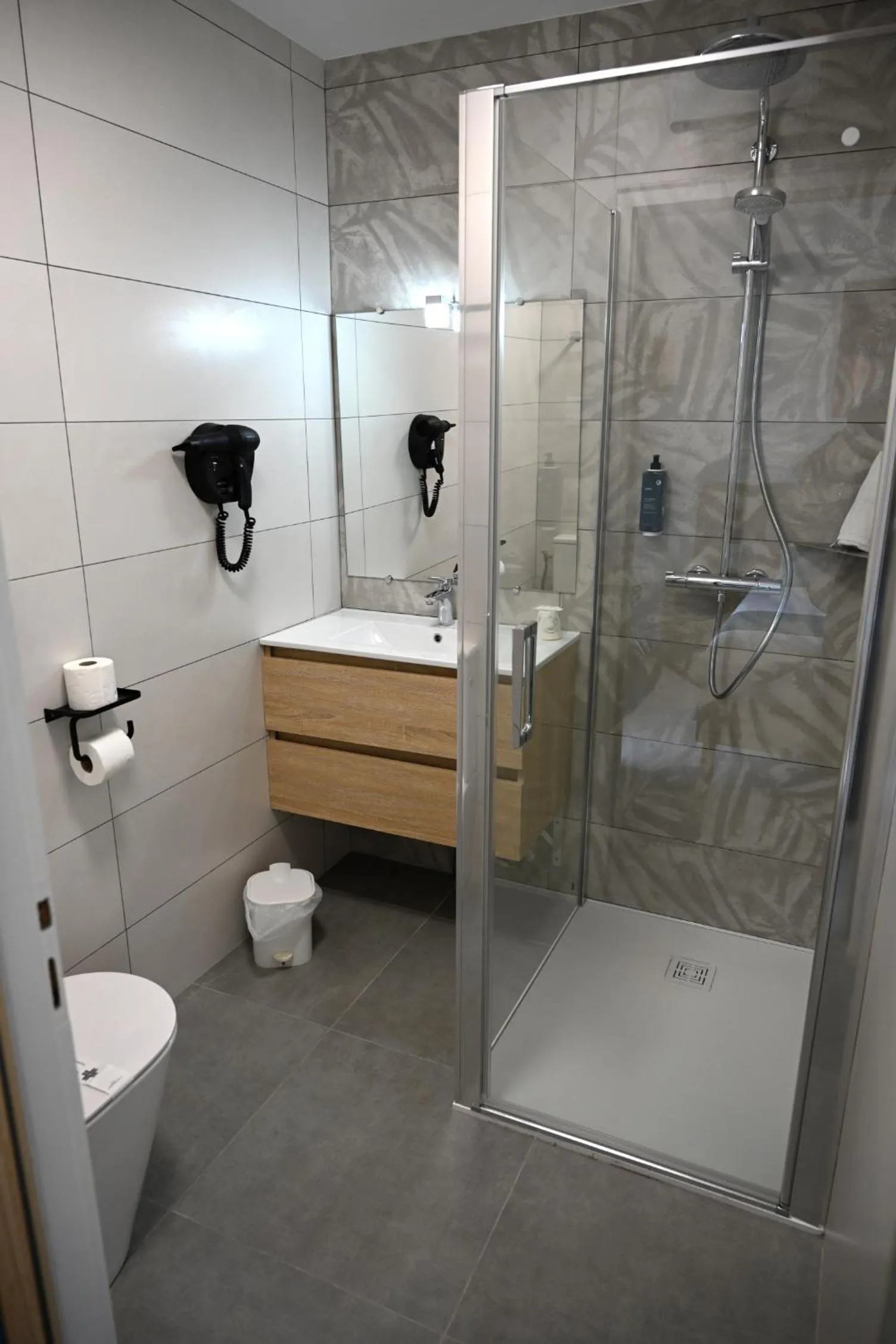 Bathroom in Cit'Hotel Les Eleis