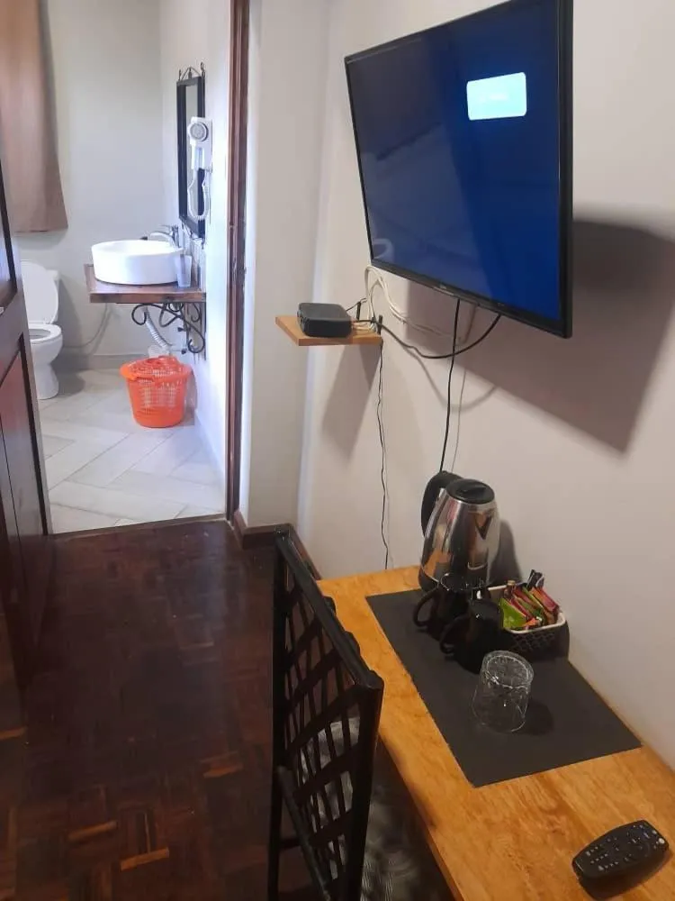 Bed in Boulevard Inn Mt Meru