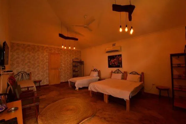 Bed in Boulevard Inn Mt Meru