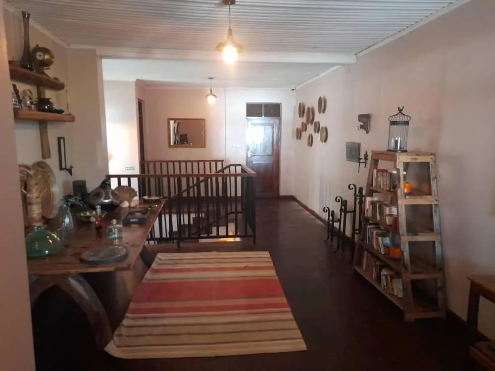 Decorative detail, Bed in Boulevard Inn Mt Meru