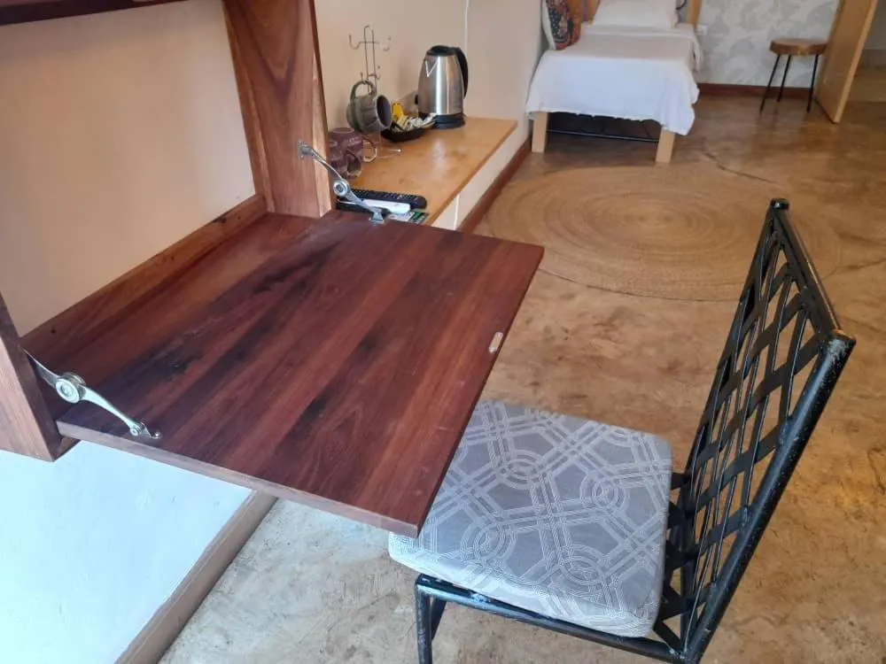 Bed in Boulevard Inn Mt Meru