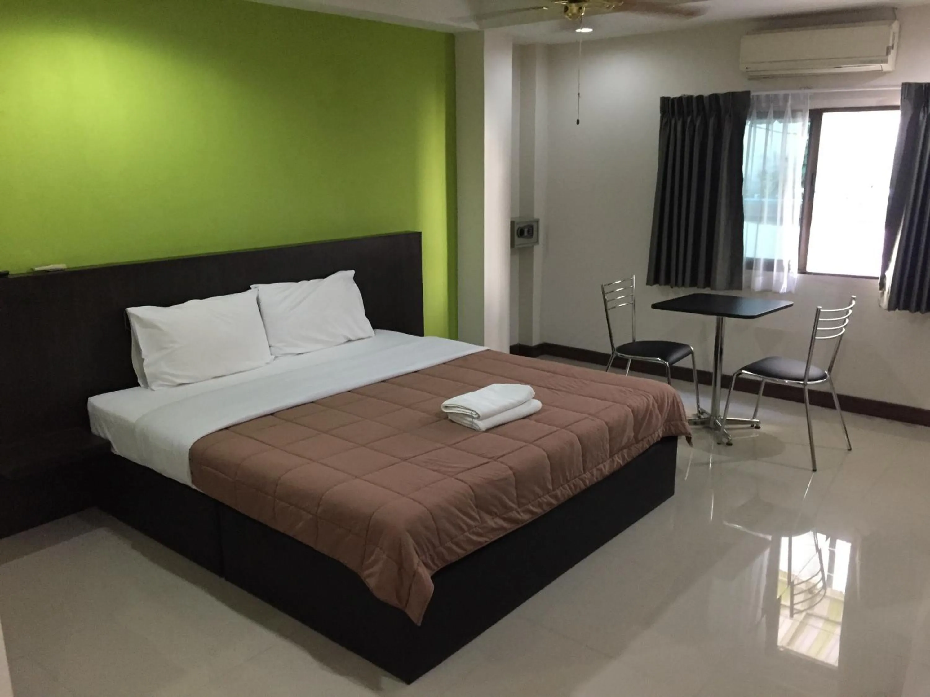 Superior Double Room in Shanghai Guesthouse Monna bar
