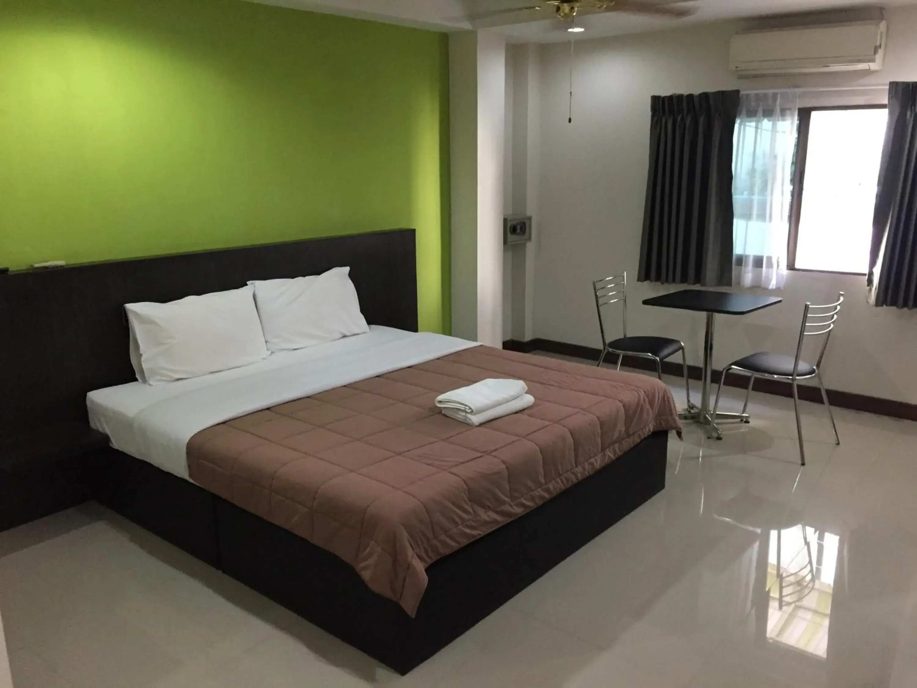 Superior Double Room in Shanghai Guesthouse Monna bar Superior Double Room in Shanghai Guesthouse Monna bar