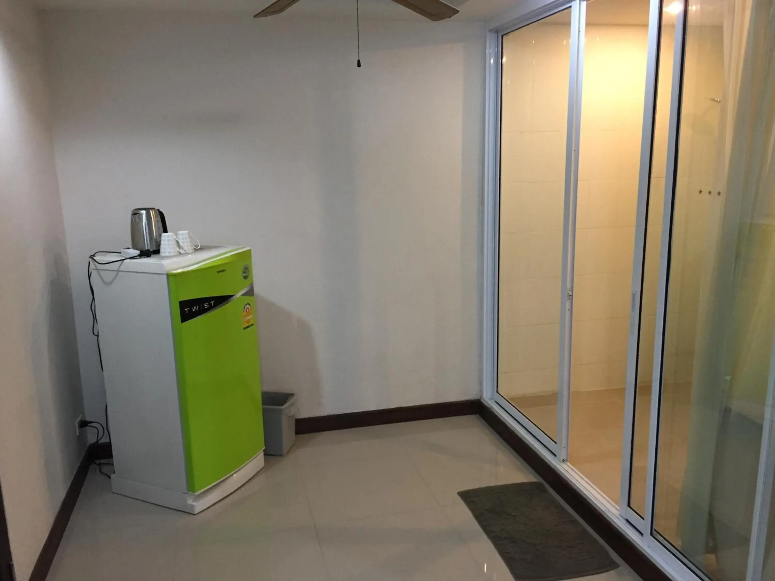Superior Double Room in Shanghai Guesthouse Monna bar Superior Double Room in Shanghai Guesthouse Monna bar