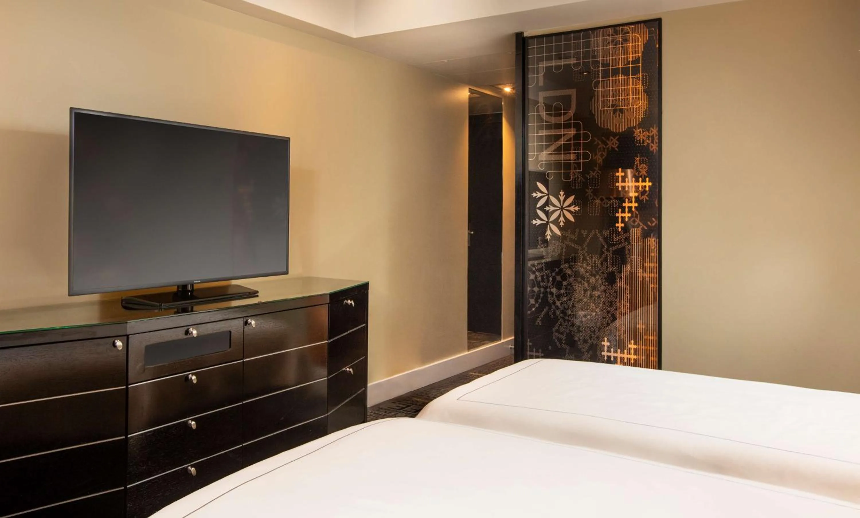 Bedroom, Bed in Park Plaza London Riverbank