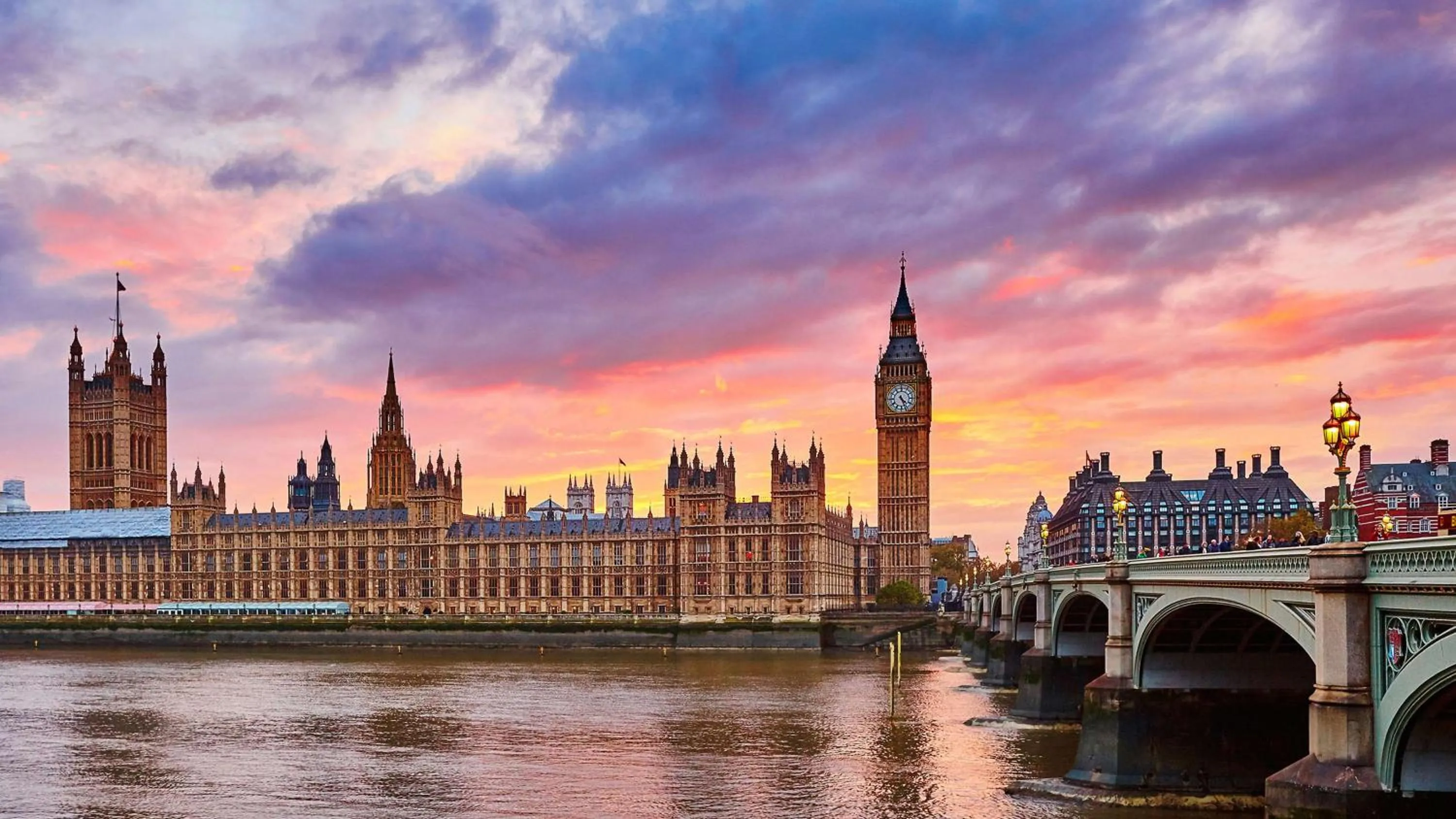 Nearby landmark in Park Plaza London Riverbank