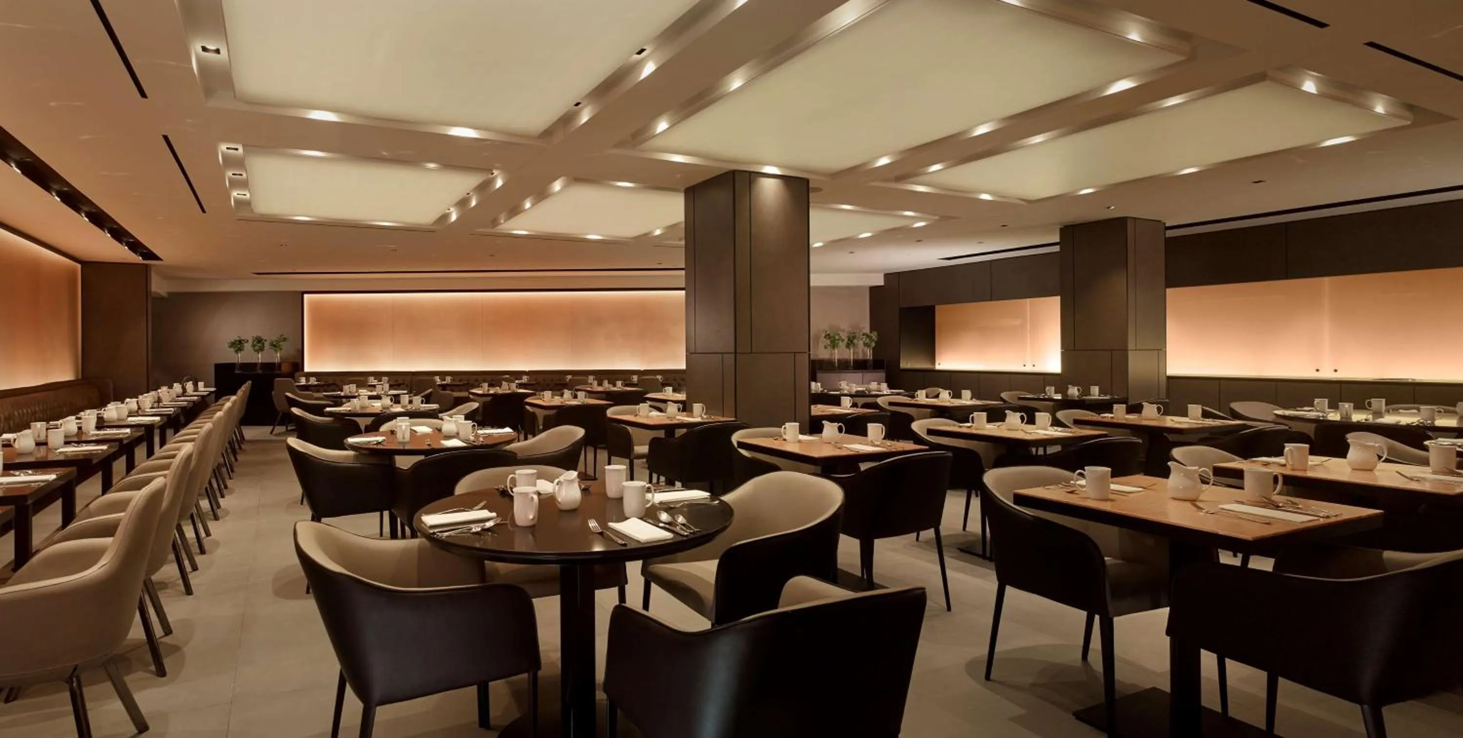 Restaurant/places to eat in Park Plaza London Riverbank