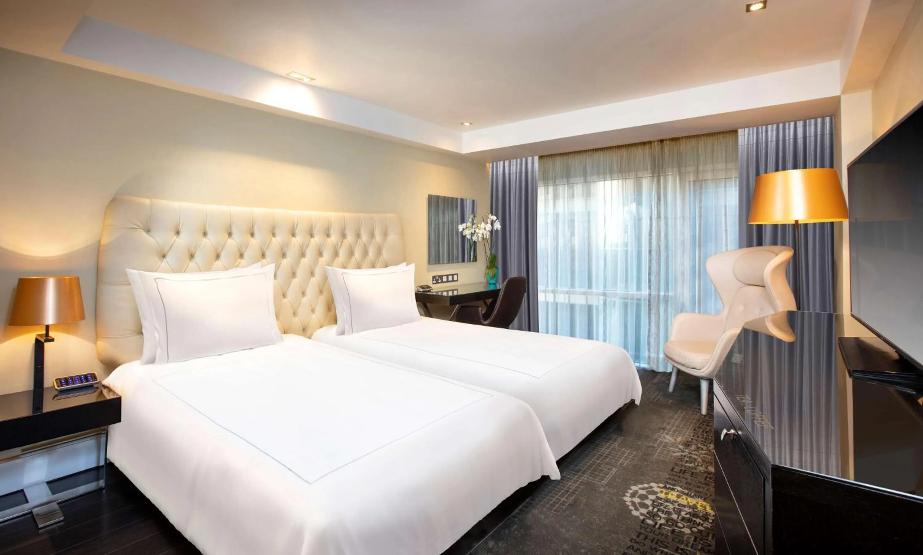 Bedroom, Bed in Park Plaza London Riverbank