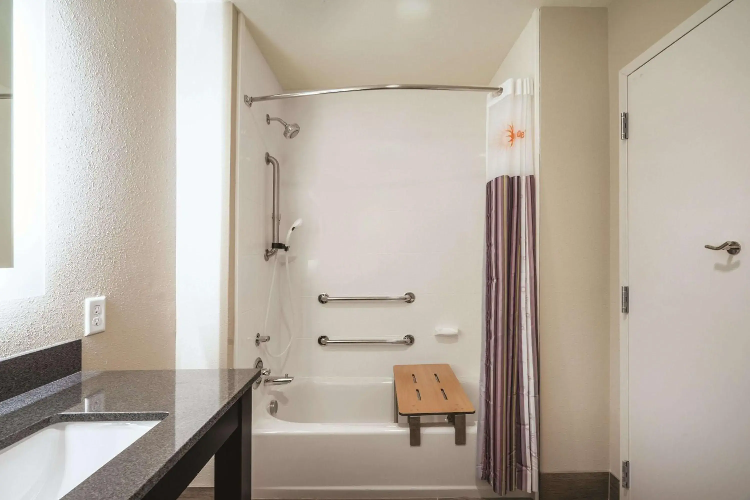 Bedroom in La Quinta by Wyndham Memphis Downtown Bedroom in La Quinta by Wyndham Memphis Downtown