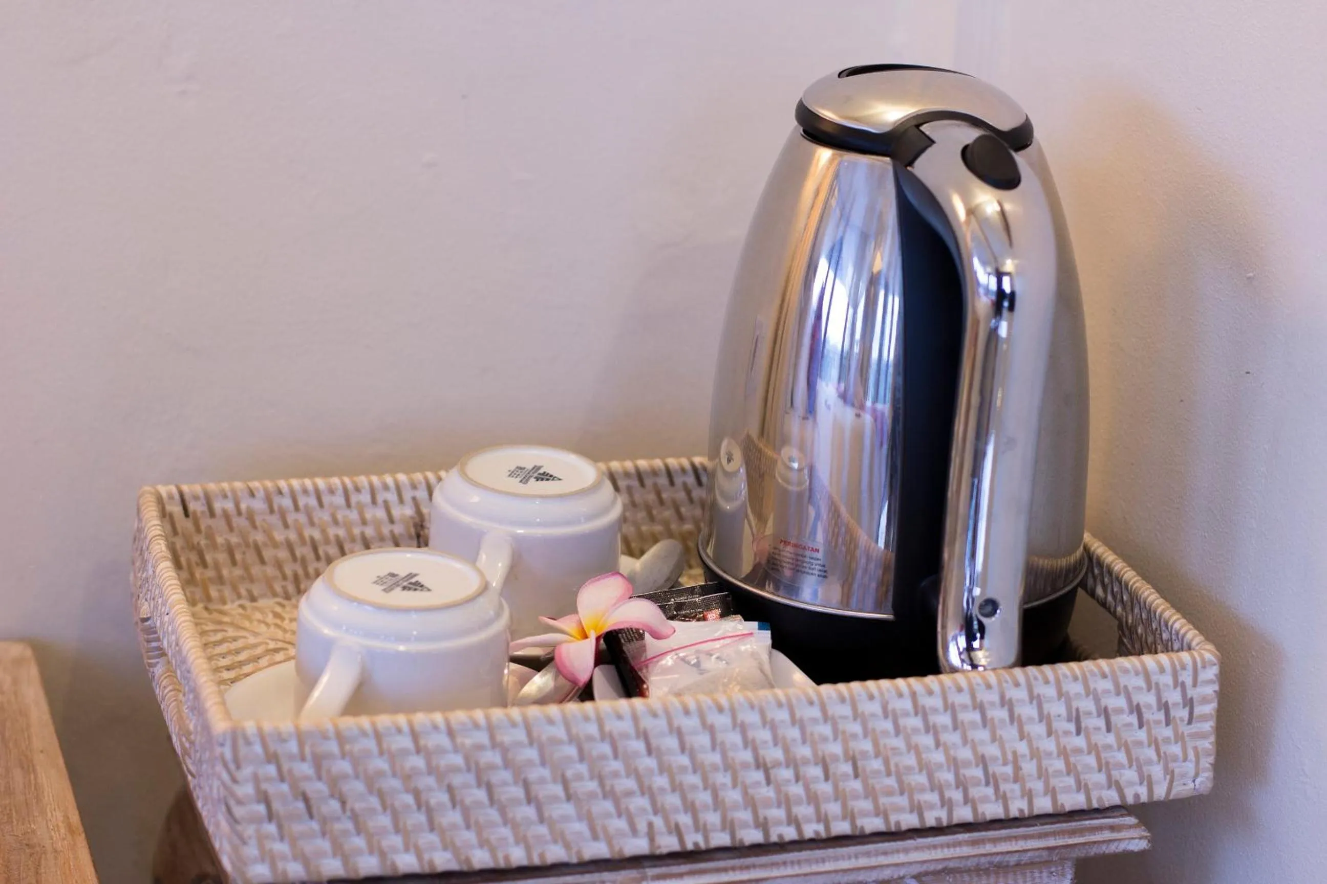 Coffee/tea facilities in Adi Bisma Inn by Mahaputra-CHSE Certified