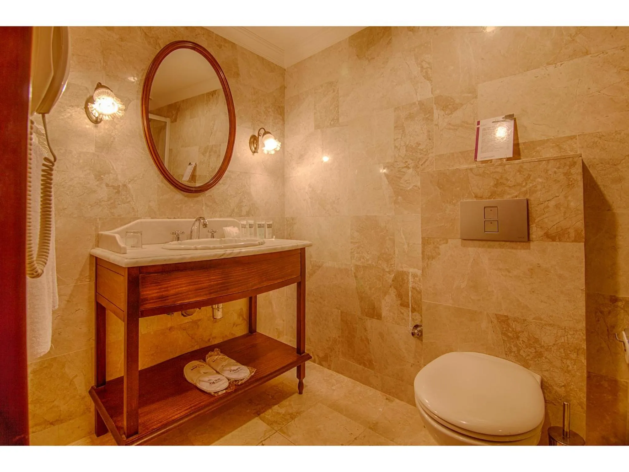 Bathroom in Anemon Koleksiyon Galata Otel