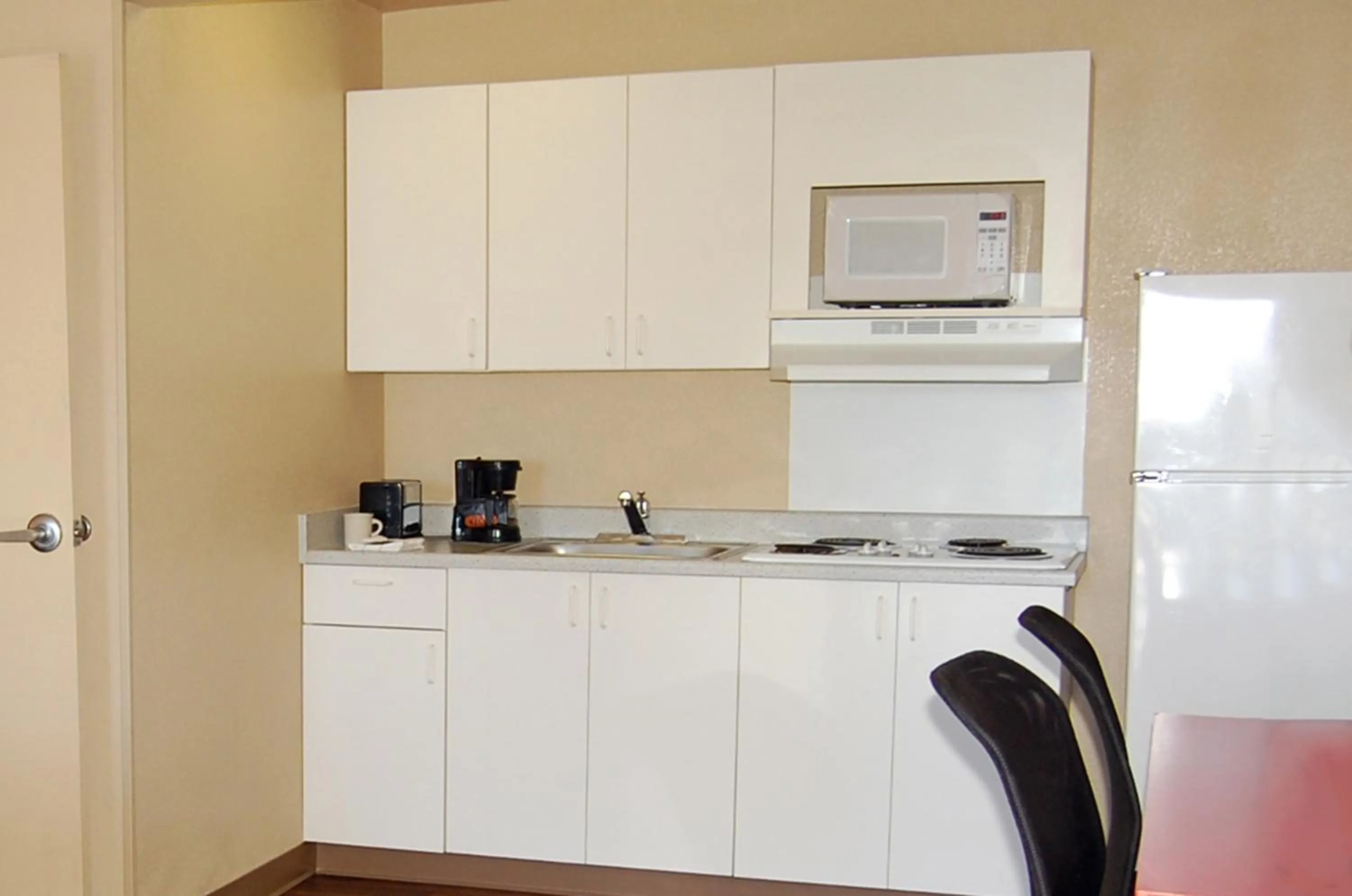 Kitchen or kitchenette, Kitchen/Kitchenette in Extended Stay America Suites - Las Vegas - Valley View