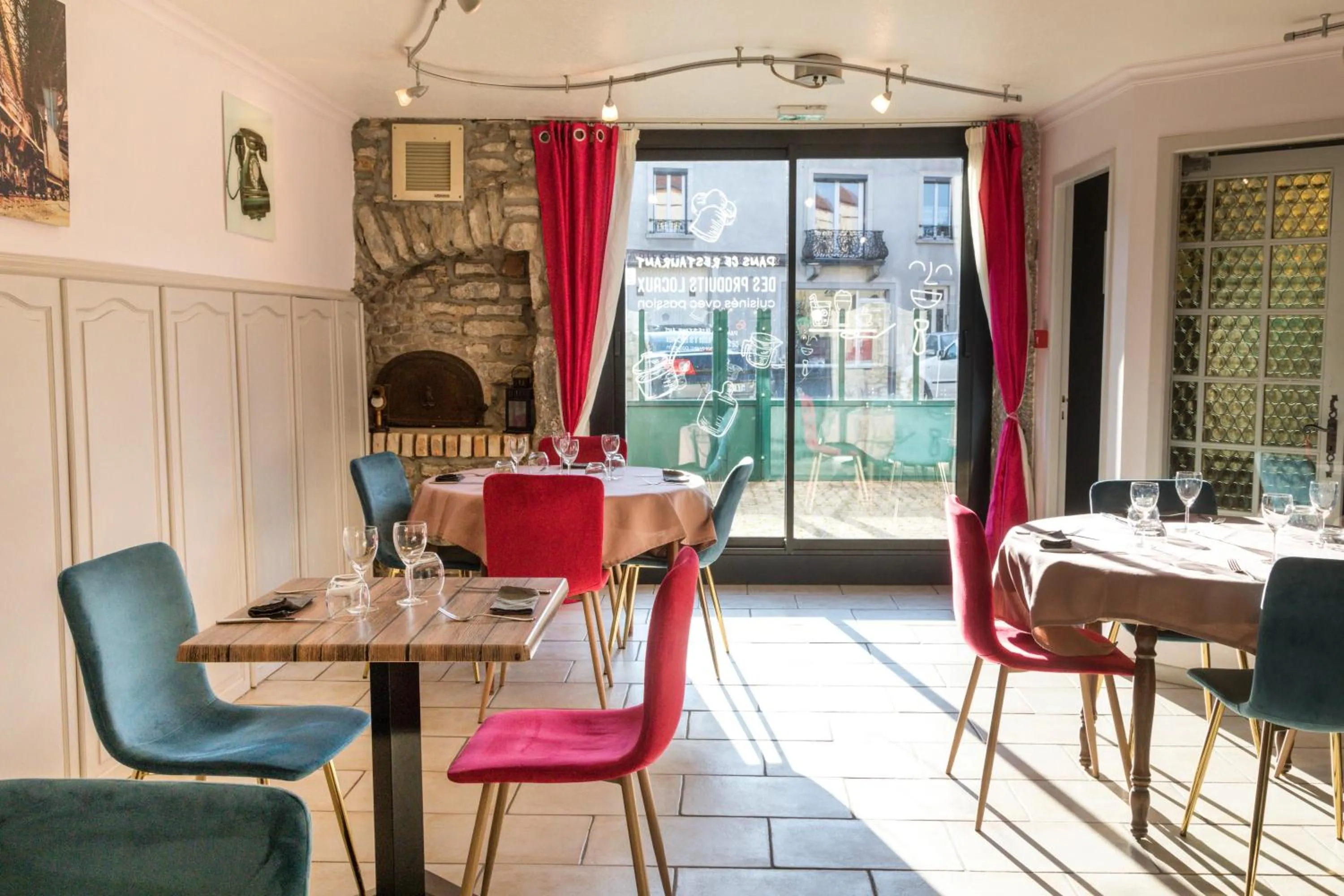 Restaurant/places to eat in Les Rives de l'Ain