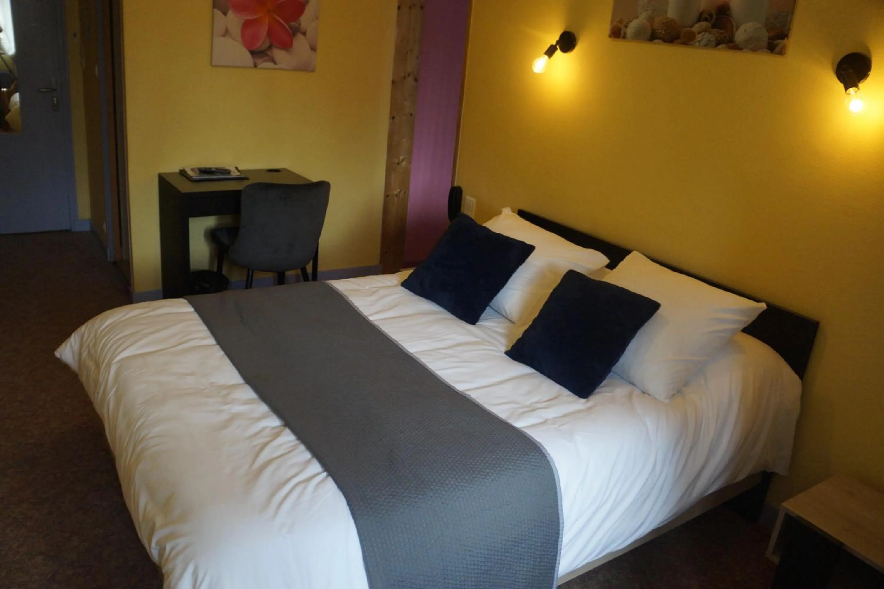 Bed in Les Rives de l'Ain