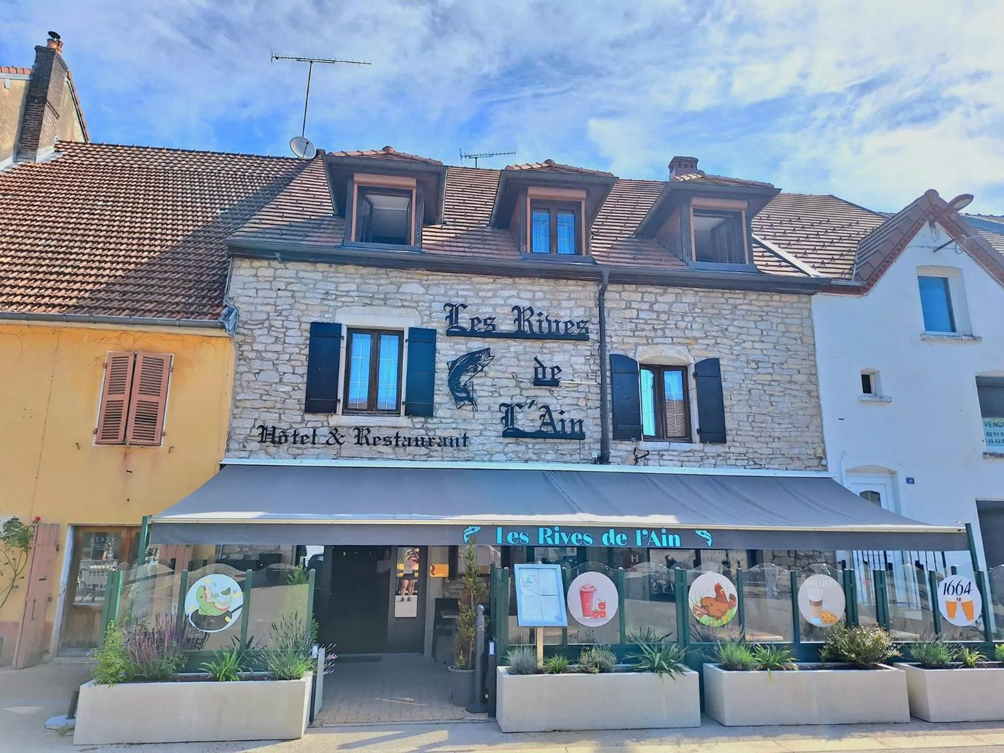 Property building in Les Rives de l'Ain