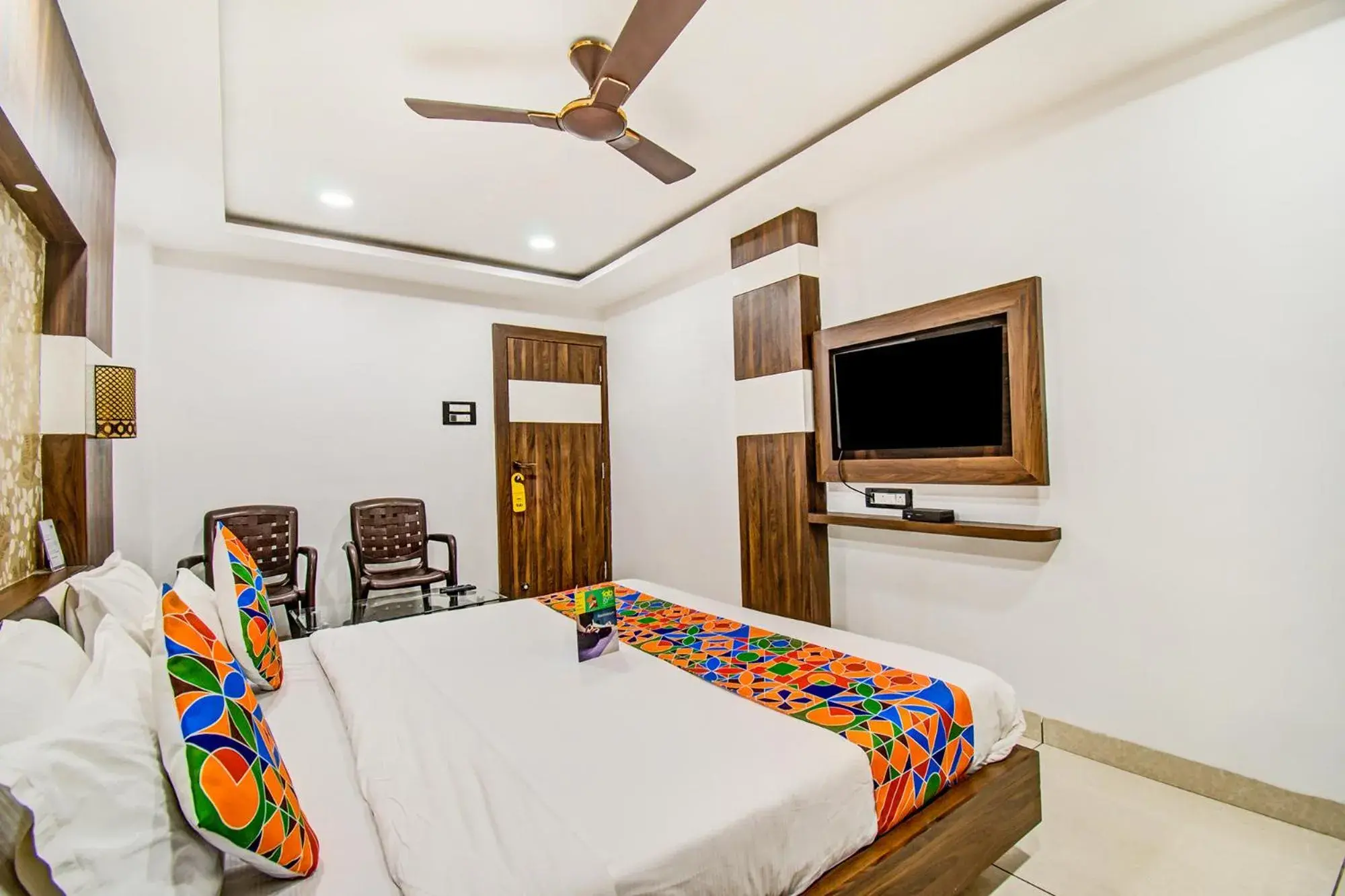 Bedroom, Bed in FabHotel Rajnandani Residency Bhawarkua Bedroom, Bed in FabHotel Rajnandani Residency Bhawarkua
