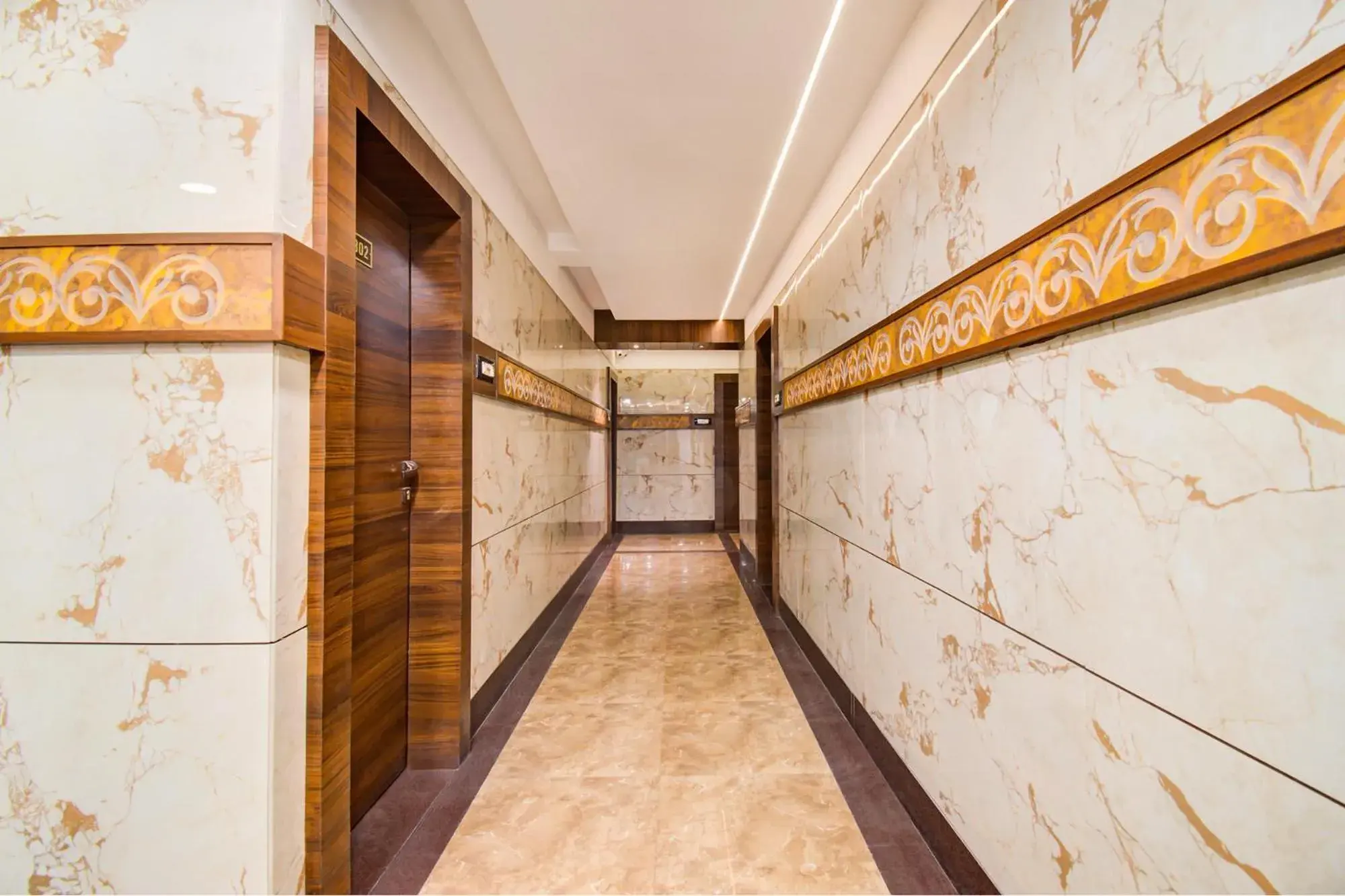 Lobby or reception in FabHotel Rajnandani Residency Bhawarkua Lobby or reception in FabHotel Rajnandani Residency Bhawarkua