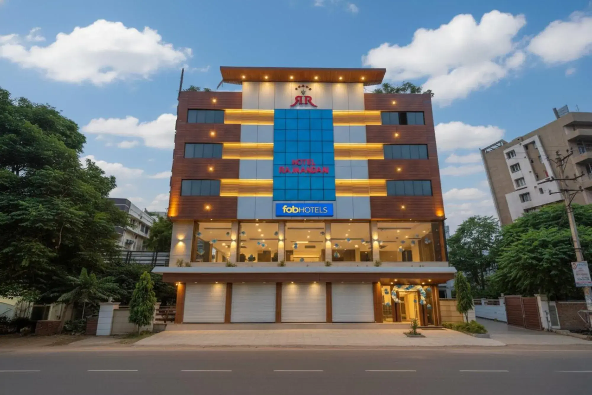 Property building in FabHotel Rajnandani Residency Bhawarkua Property building in FabHotel Rajnandani Residency Bhawarkua