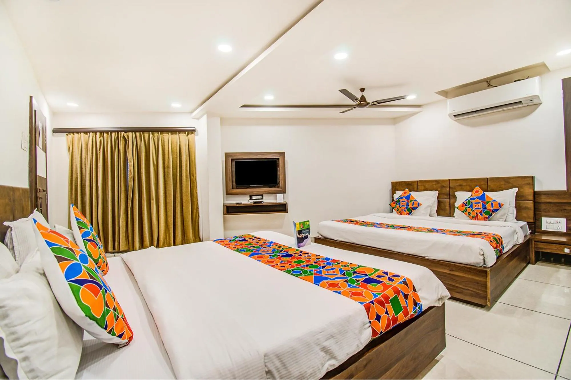 Bedroom, Bed in FabHotel Rajnandani Residency Bhawarkua