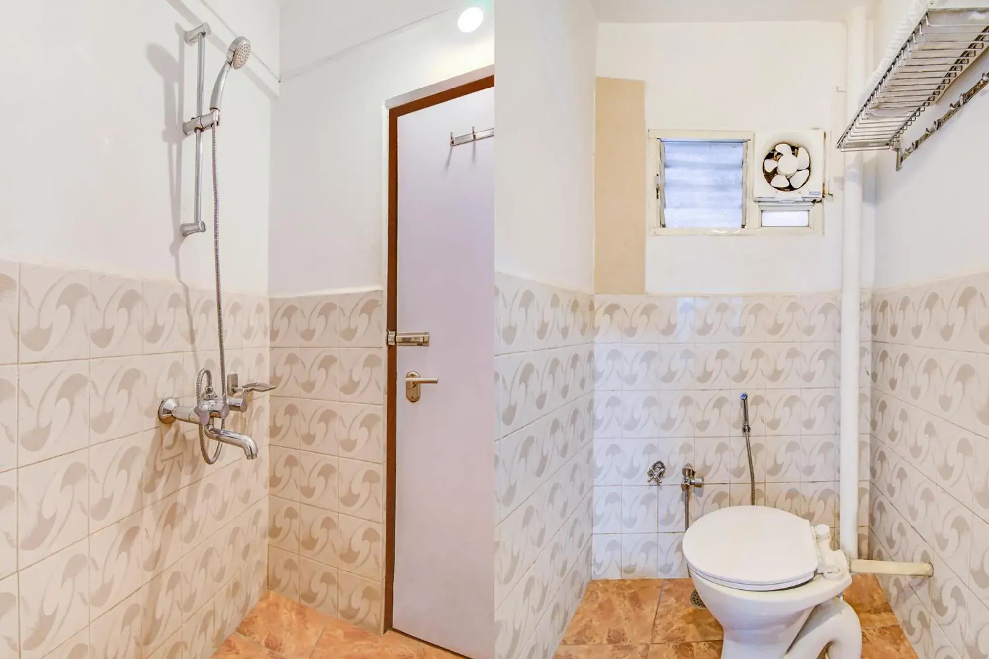 Toilet in FabHotel Rajnandani Residency Bhawarkua Toilet in FabHotel Rajnandani Residency Bhawarkua