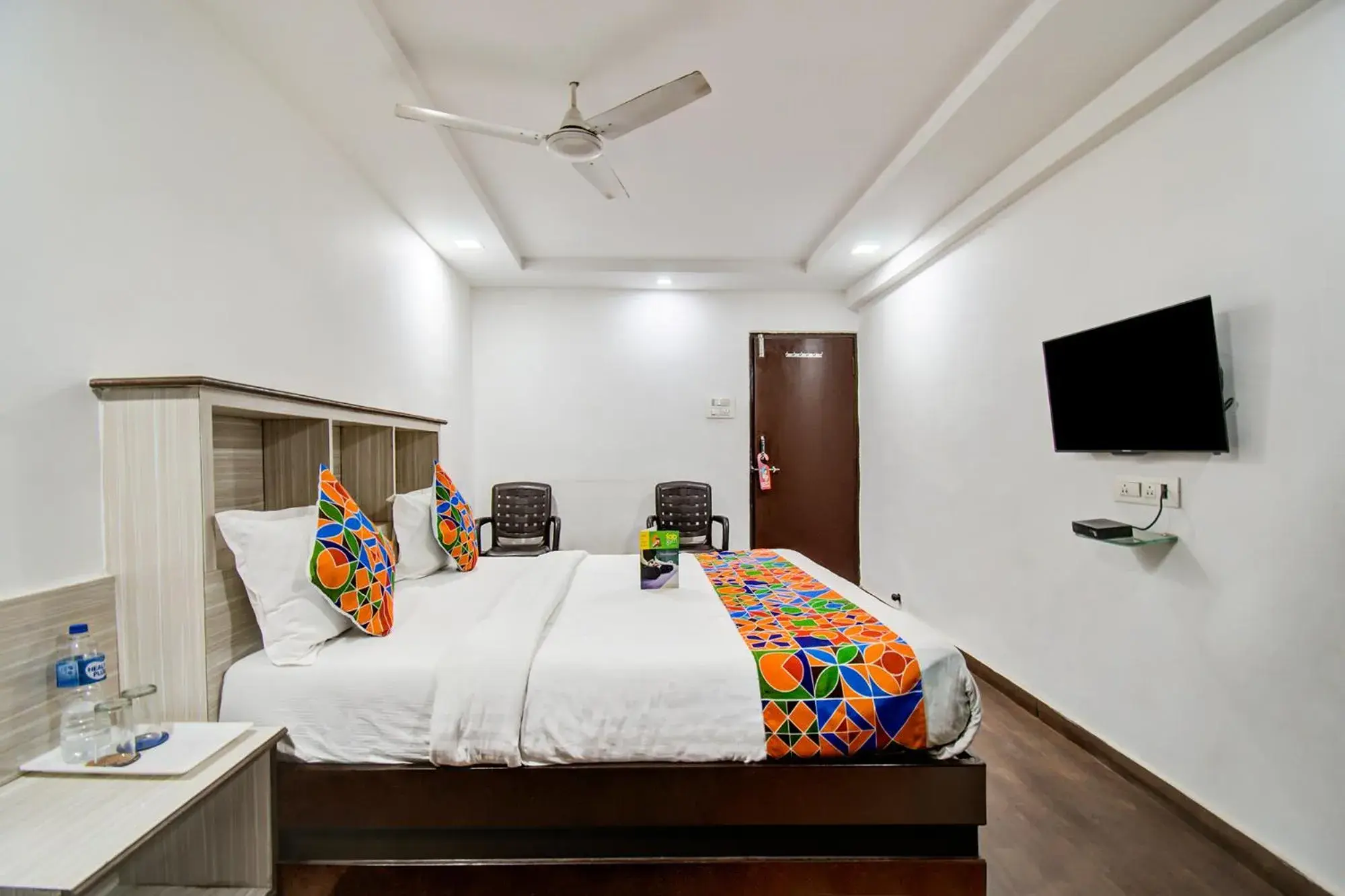Bedroom, Bed in FabHotel Rajnandani Residency Bhawarkua Bedroom, Bed in FabHotel Rajnandani Residency Bhawarkua